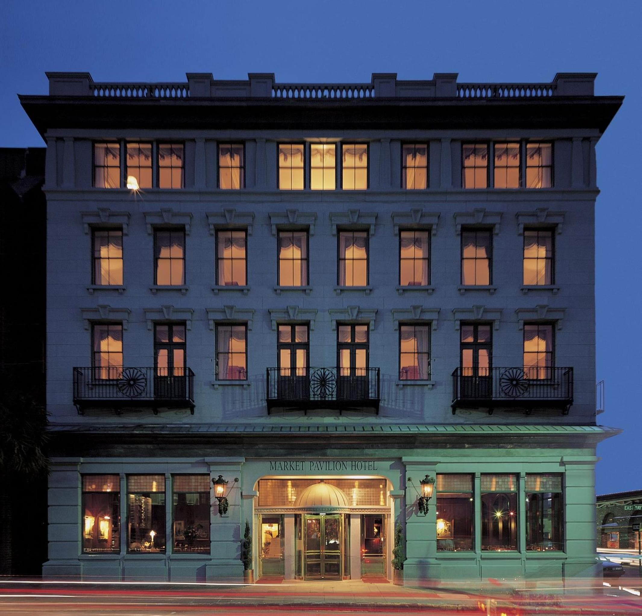 Market Pavilion Hotel in Charleston