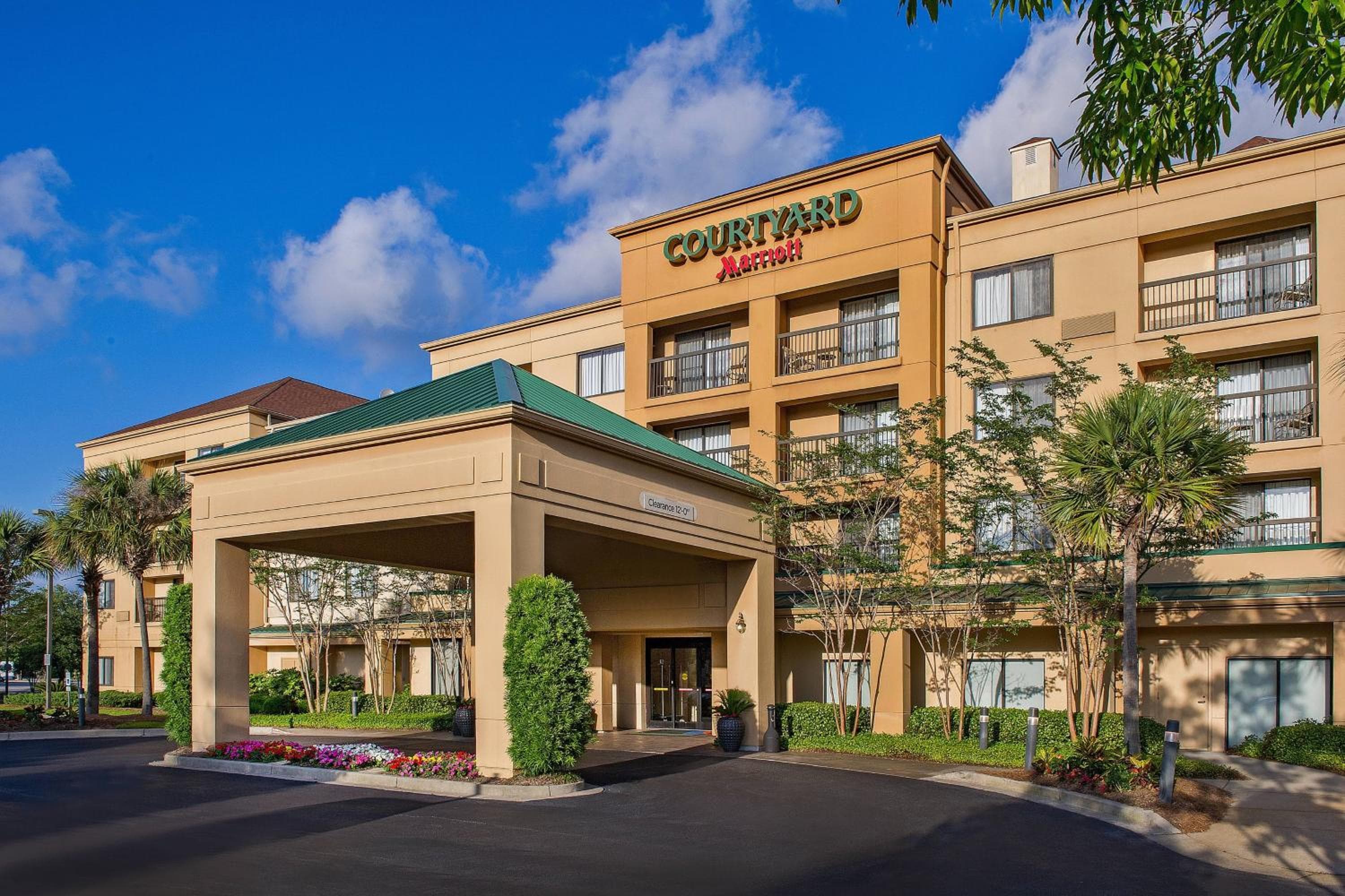 Courtyard by Marriott North Charleston Airport Coliseum in Charleston