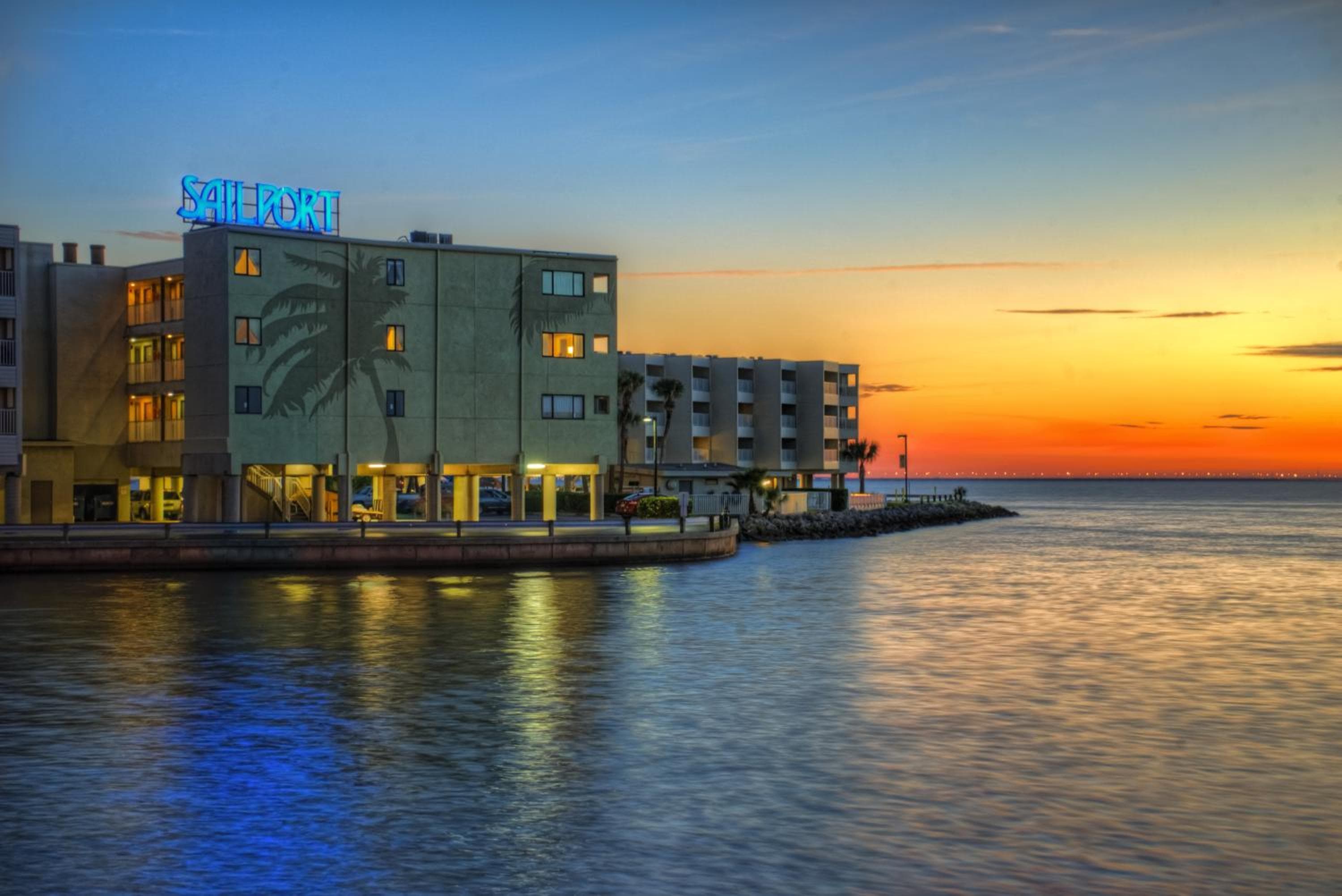 Sailport Waterfront Suites in Tampa