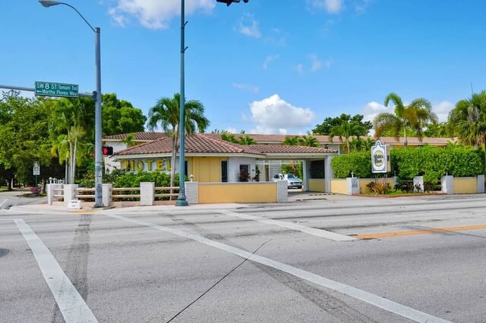 Gables Cove Hotel