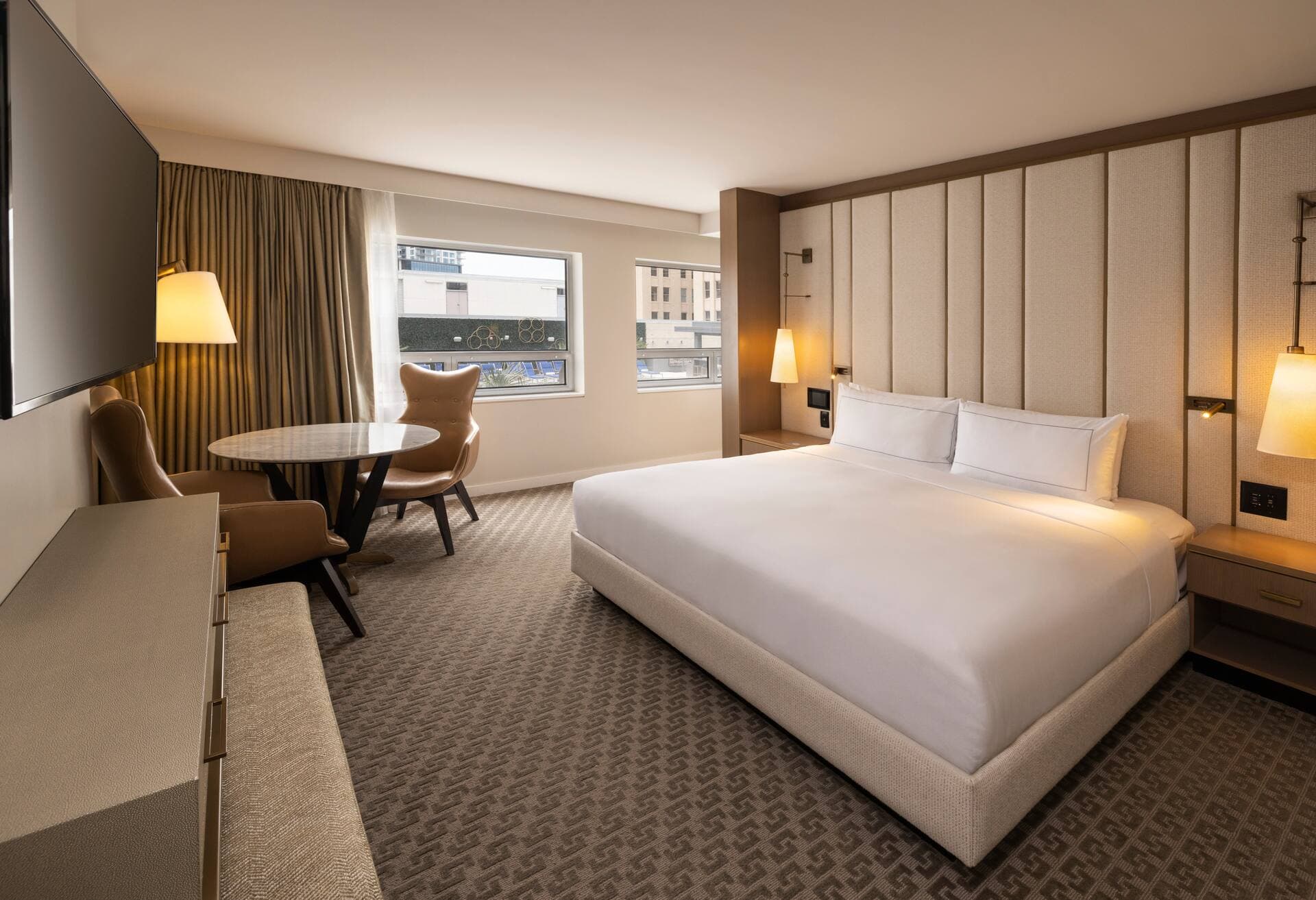1 King Bed Deluxe Room room photo