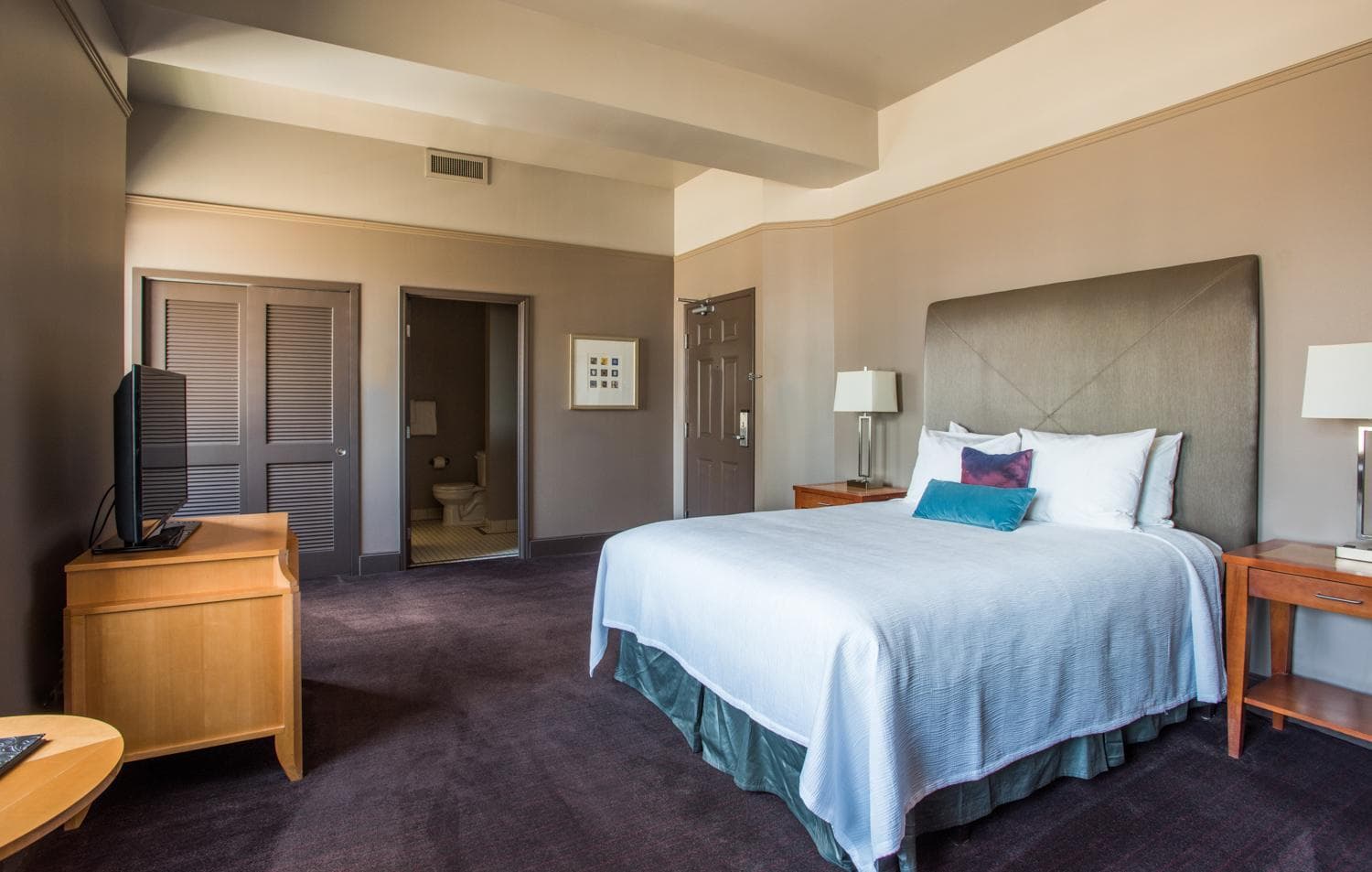 Deluxe Queen Room room photo