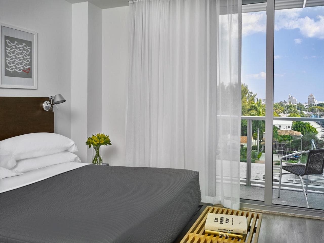 Skyline 1 Bedroom Suite - with Kitchenette and Balcony room photo