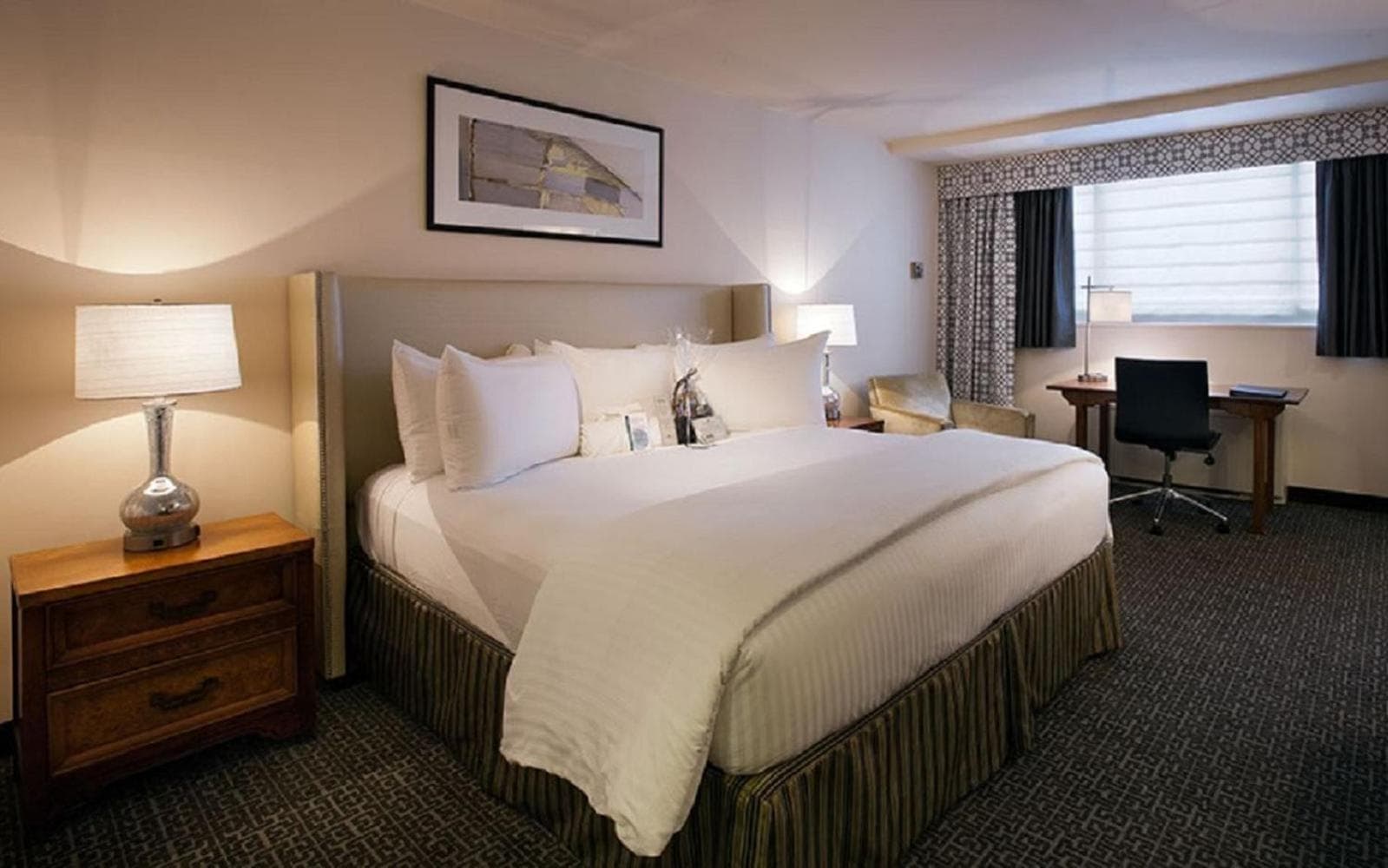 Accessible Deluxe King room photo