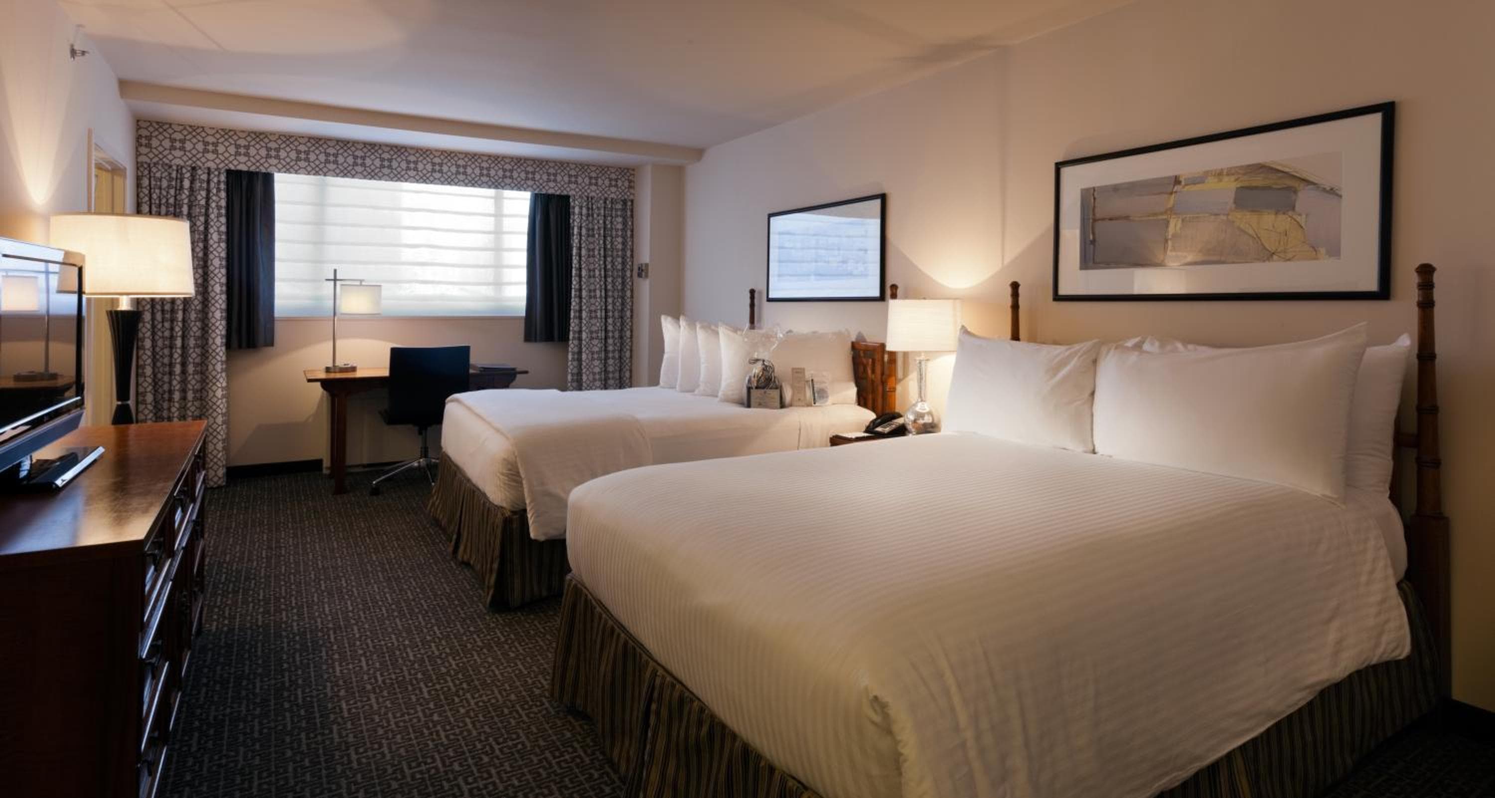 Accessible Deluxe 2 Queens room photo