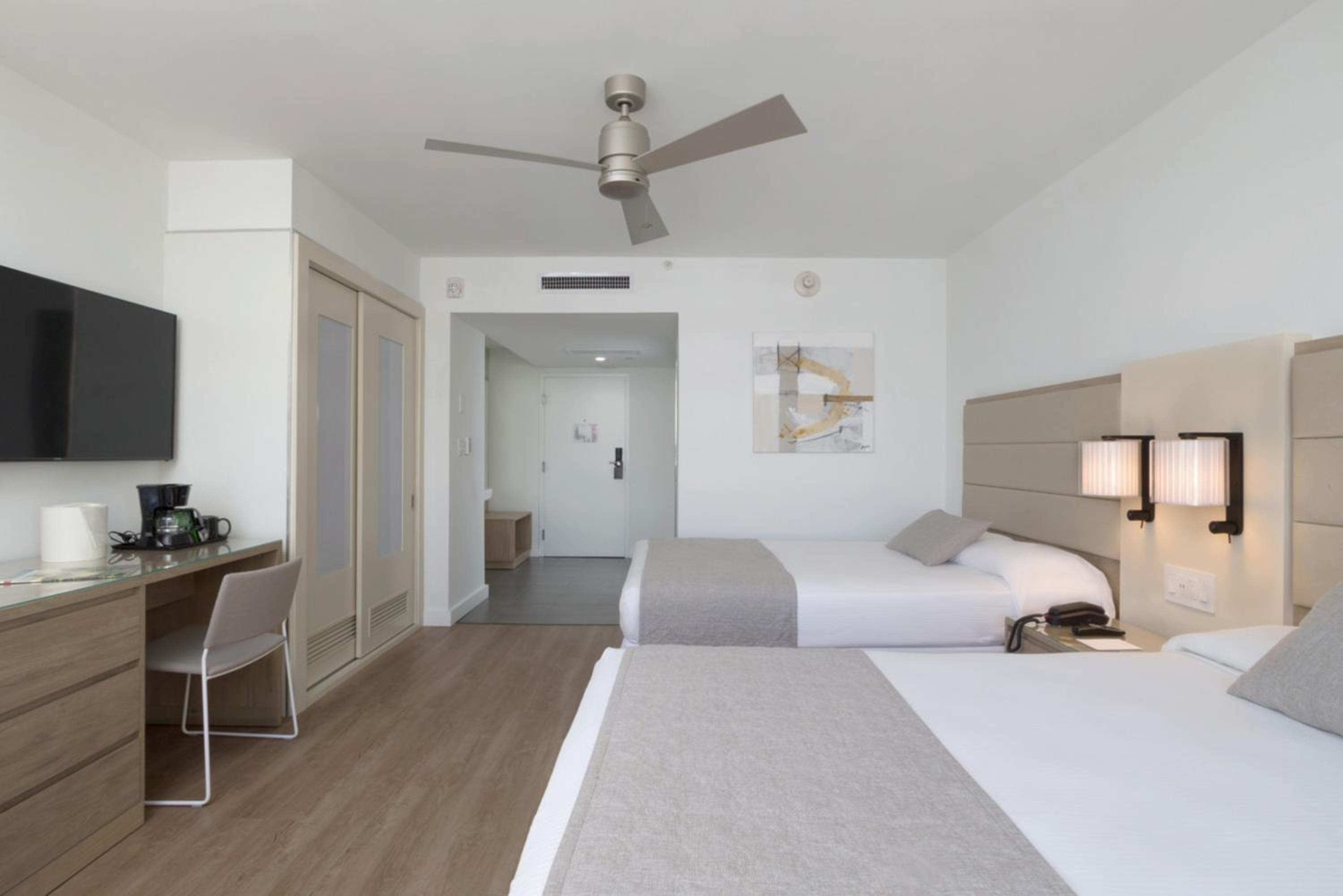 Deluxe City View Double Beds room photo