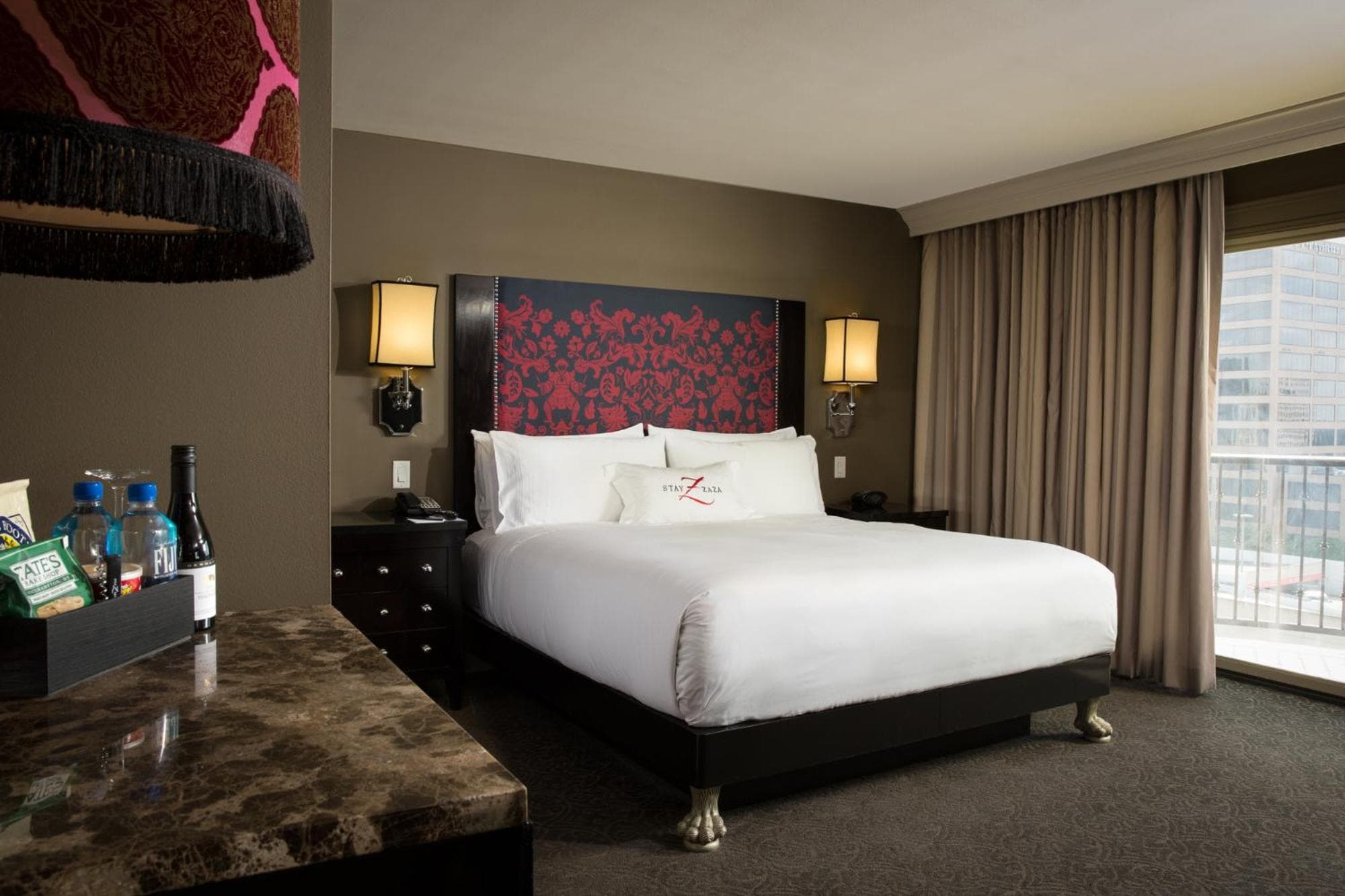 Premium Balcony Room - 1 King Bed room photo