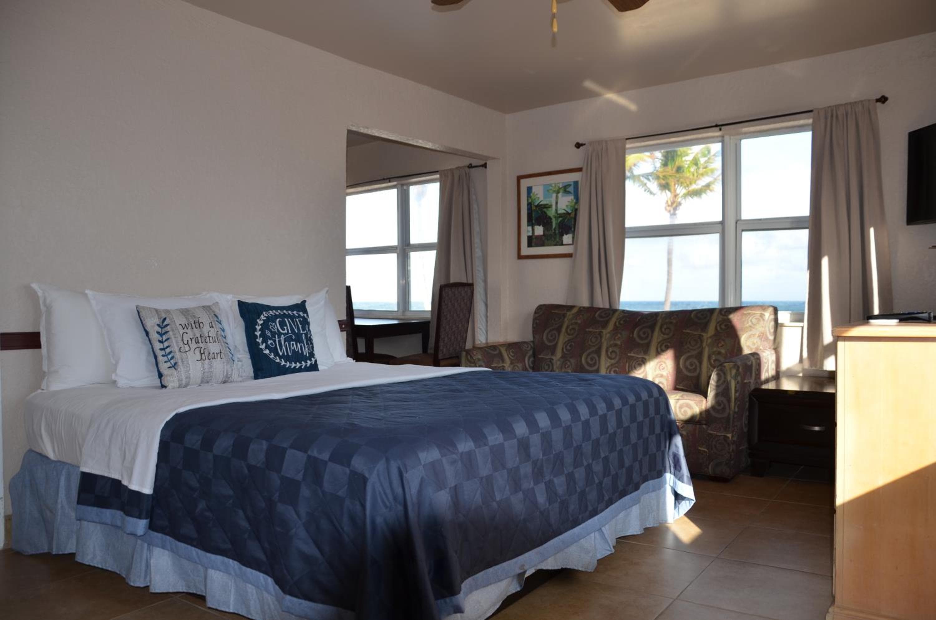King Suite with Ocean View room photo