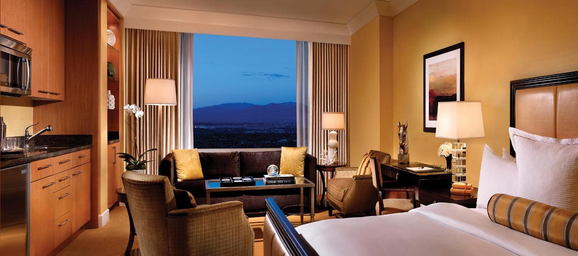 Superior King Room room photo