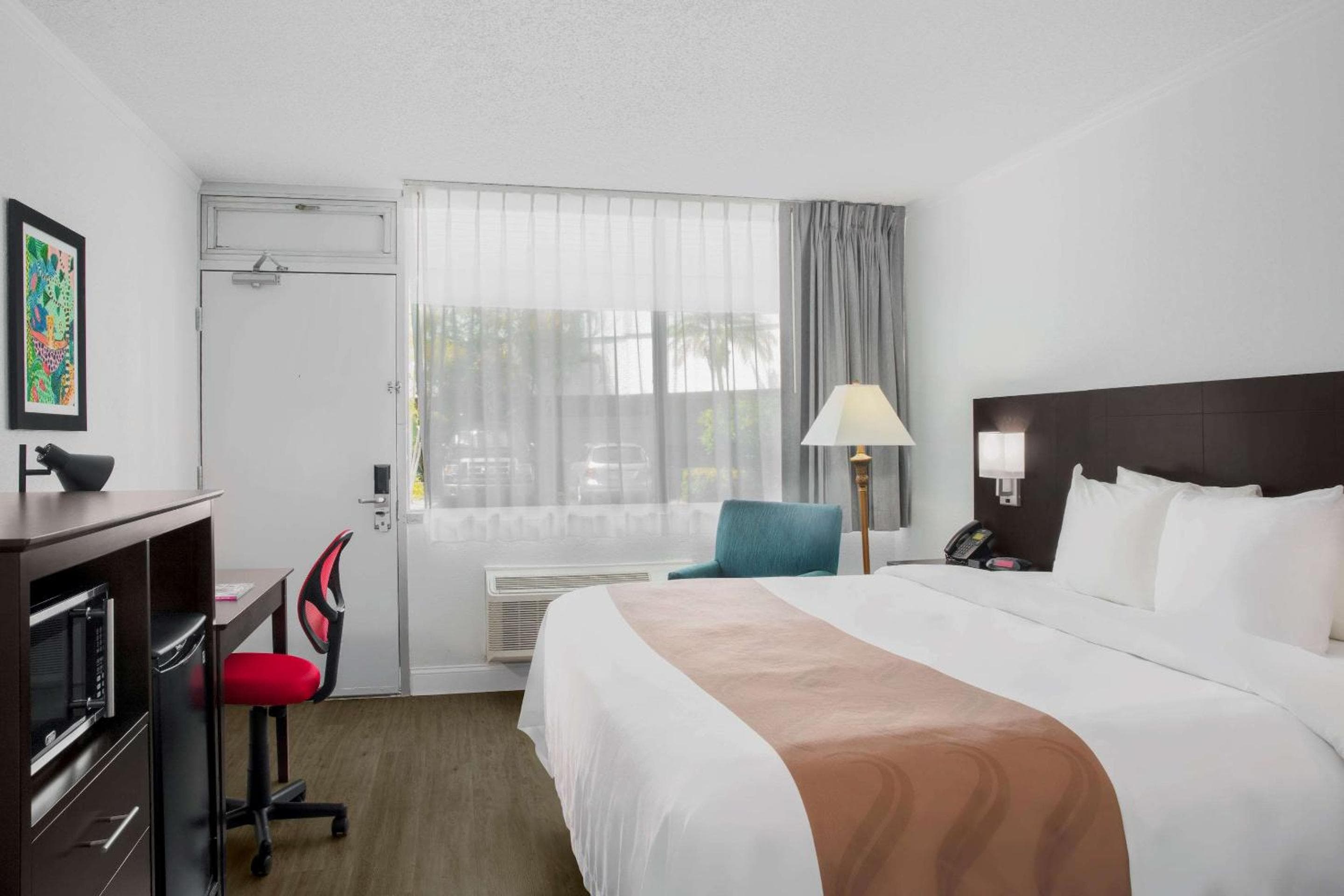 Standard King Room - Non-Smoking room photo
