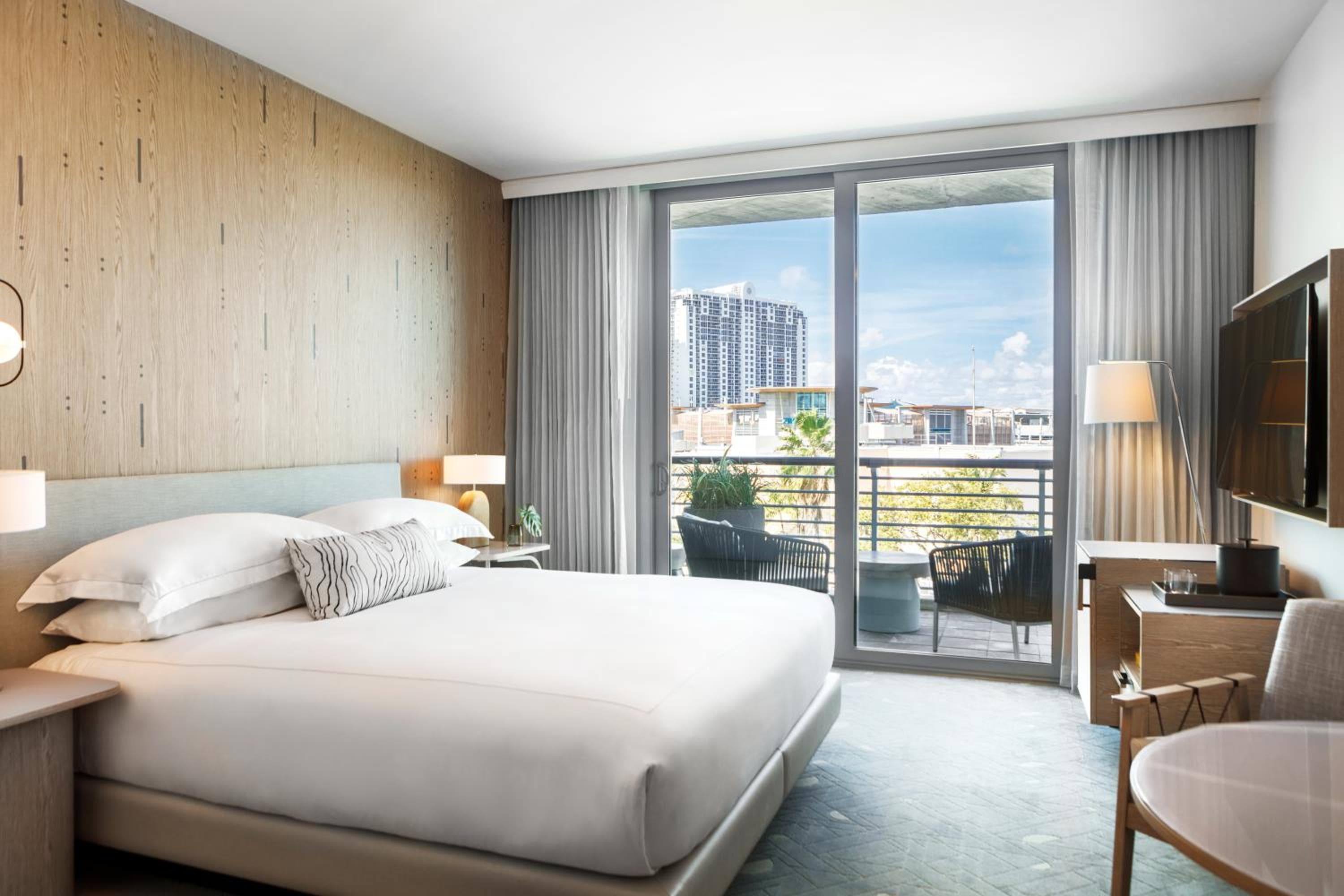 Premium King Room with Balcony room photo