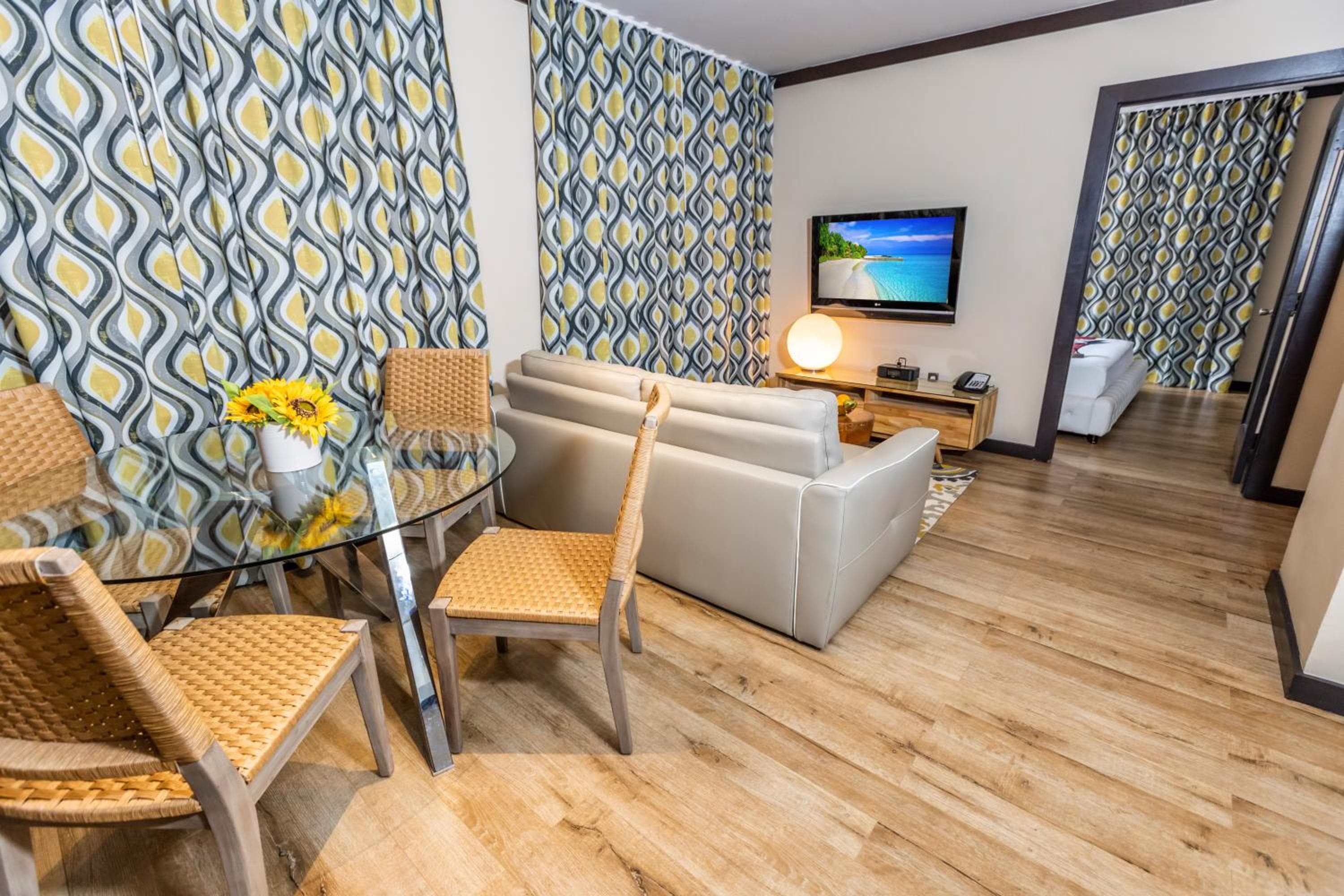 Deluxe One Bedroom Double Queen Suite room photo