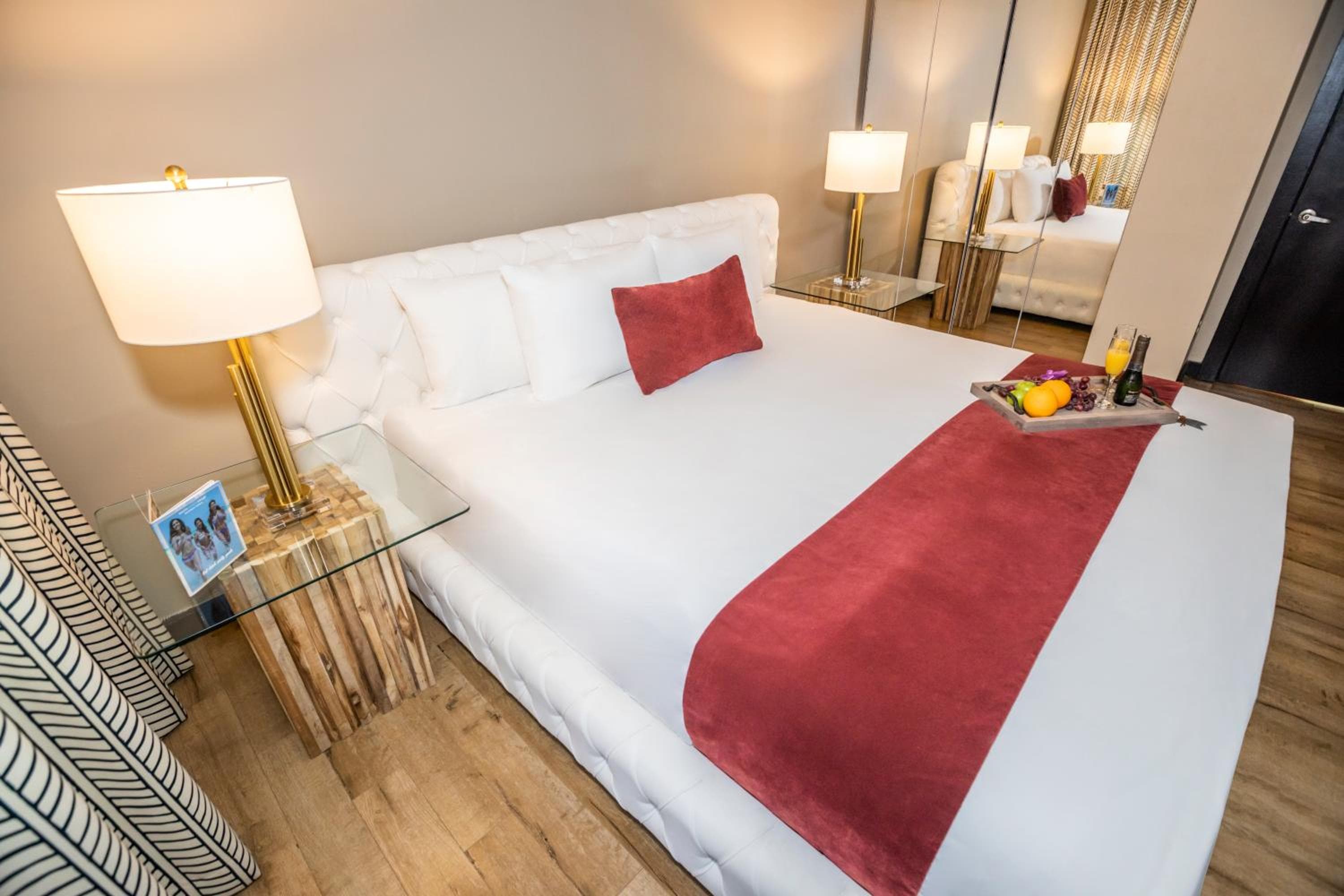 Deluxe Two Bedroom Suite room photo