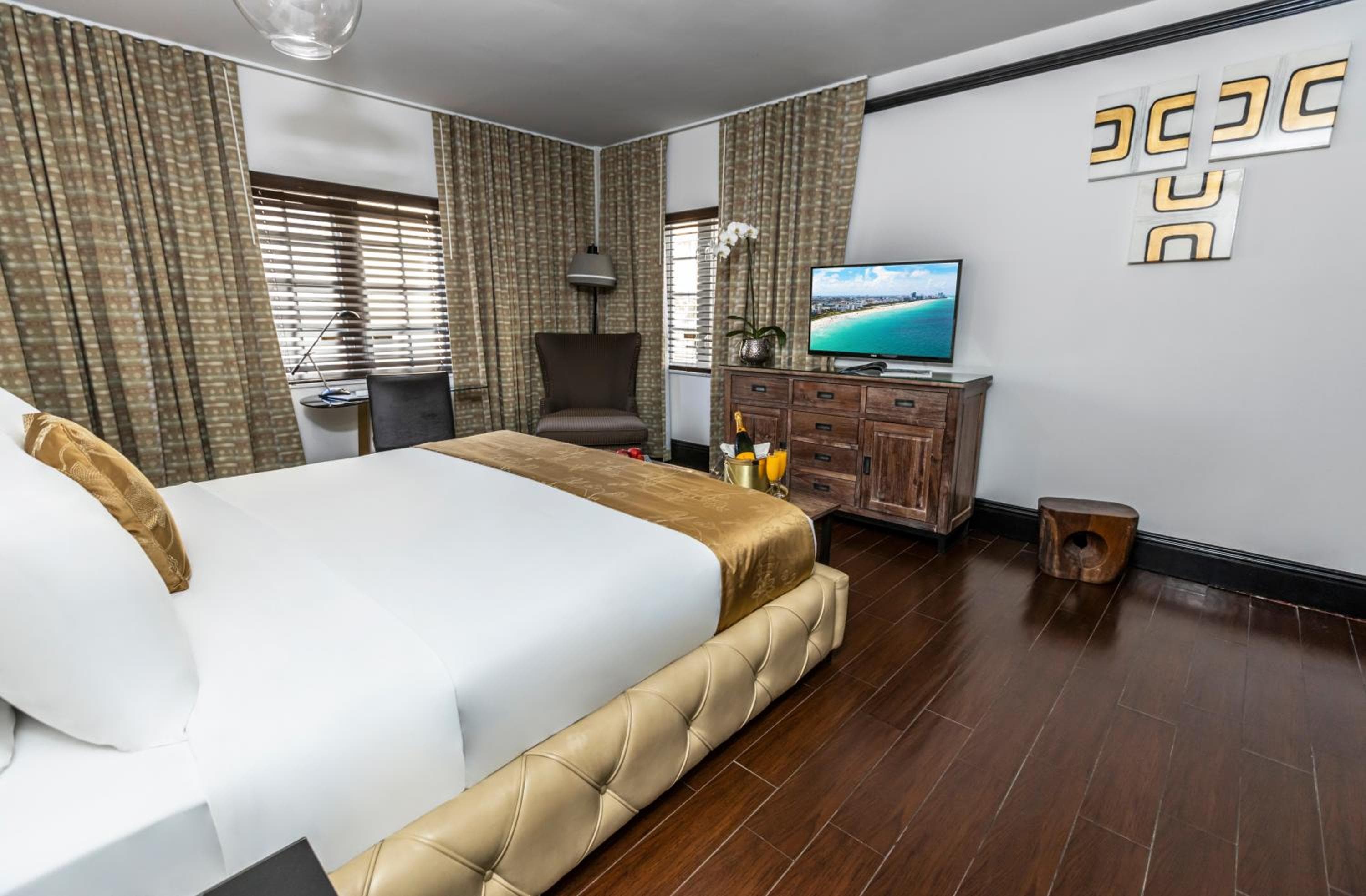 Accessible Classic Queen Room room photo