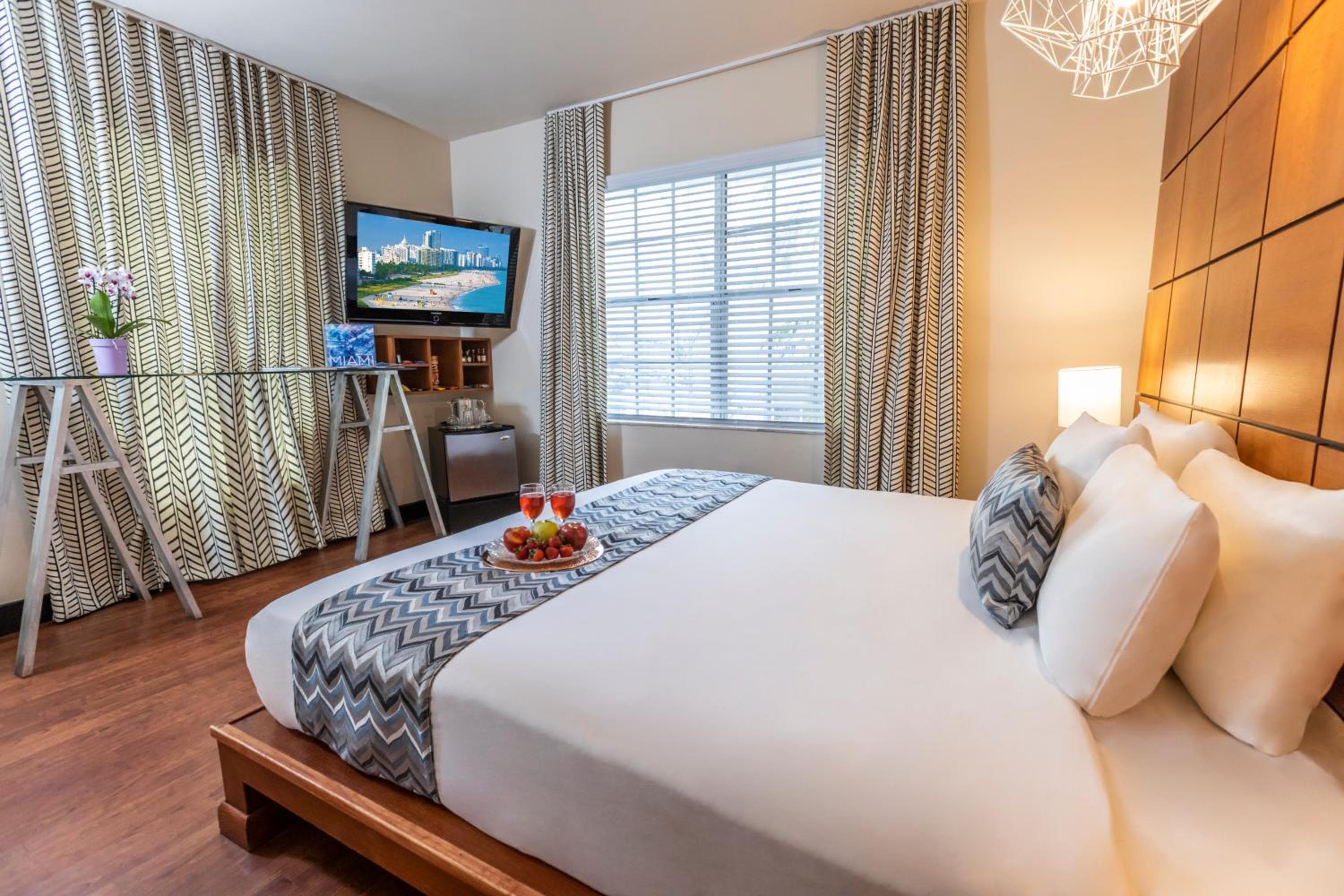 Standard King room photo