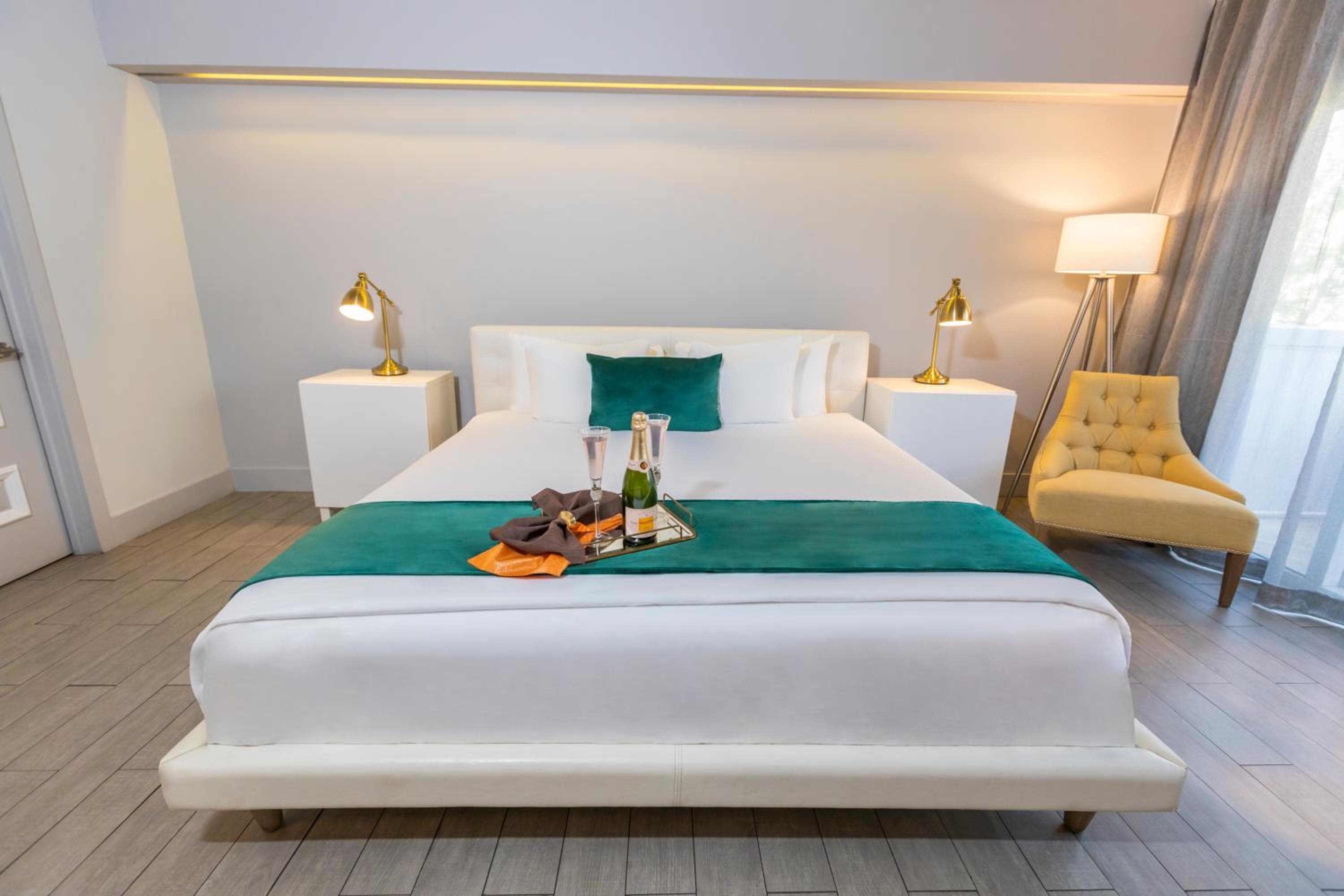 Accessible Classic King room photo