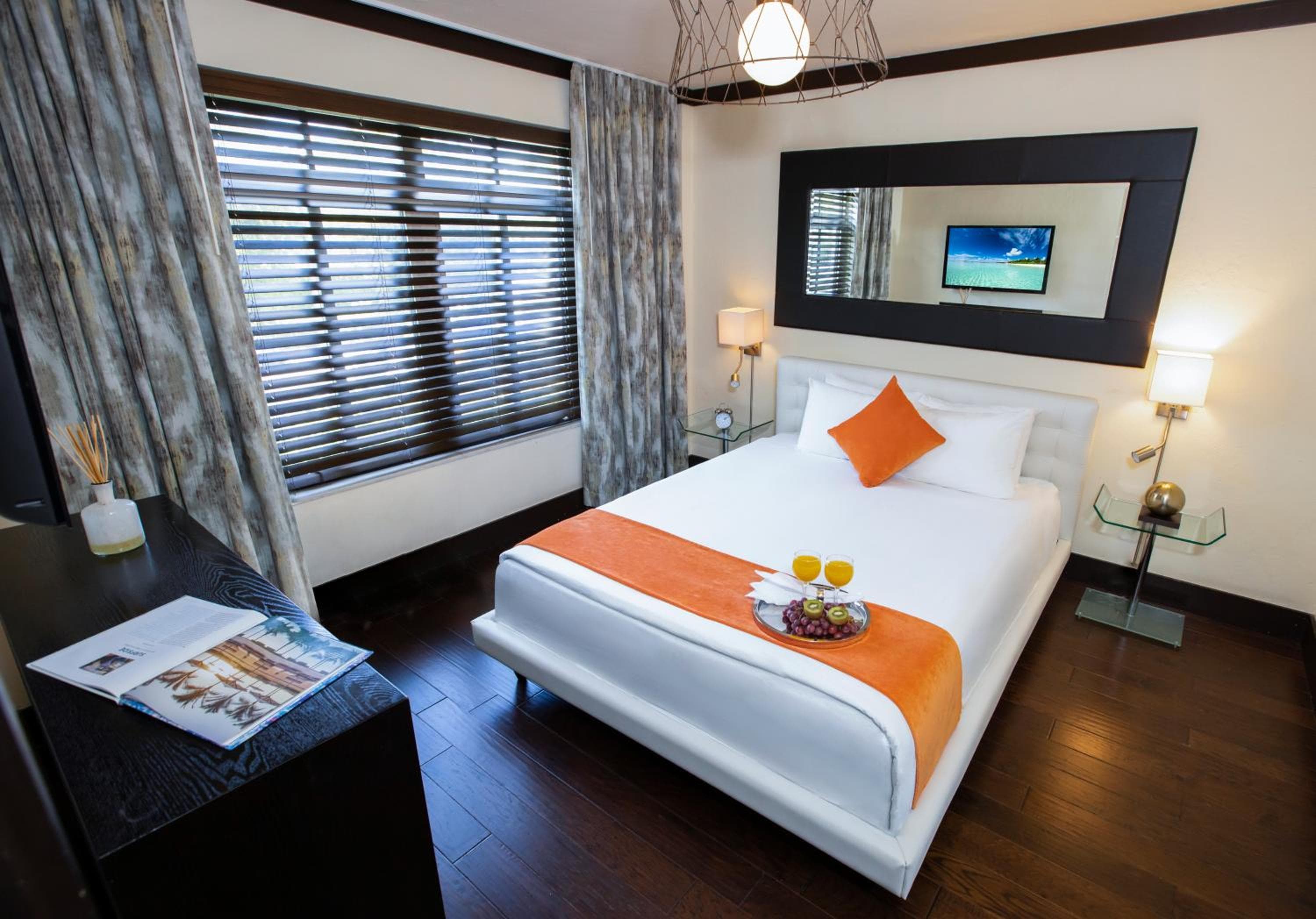 One Bedroom Queen Suite room photo