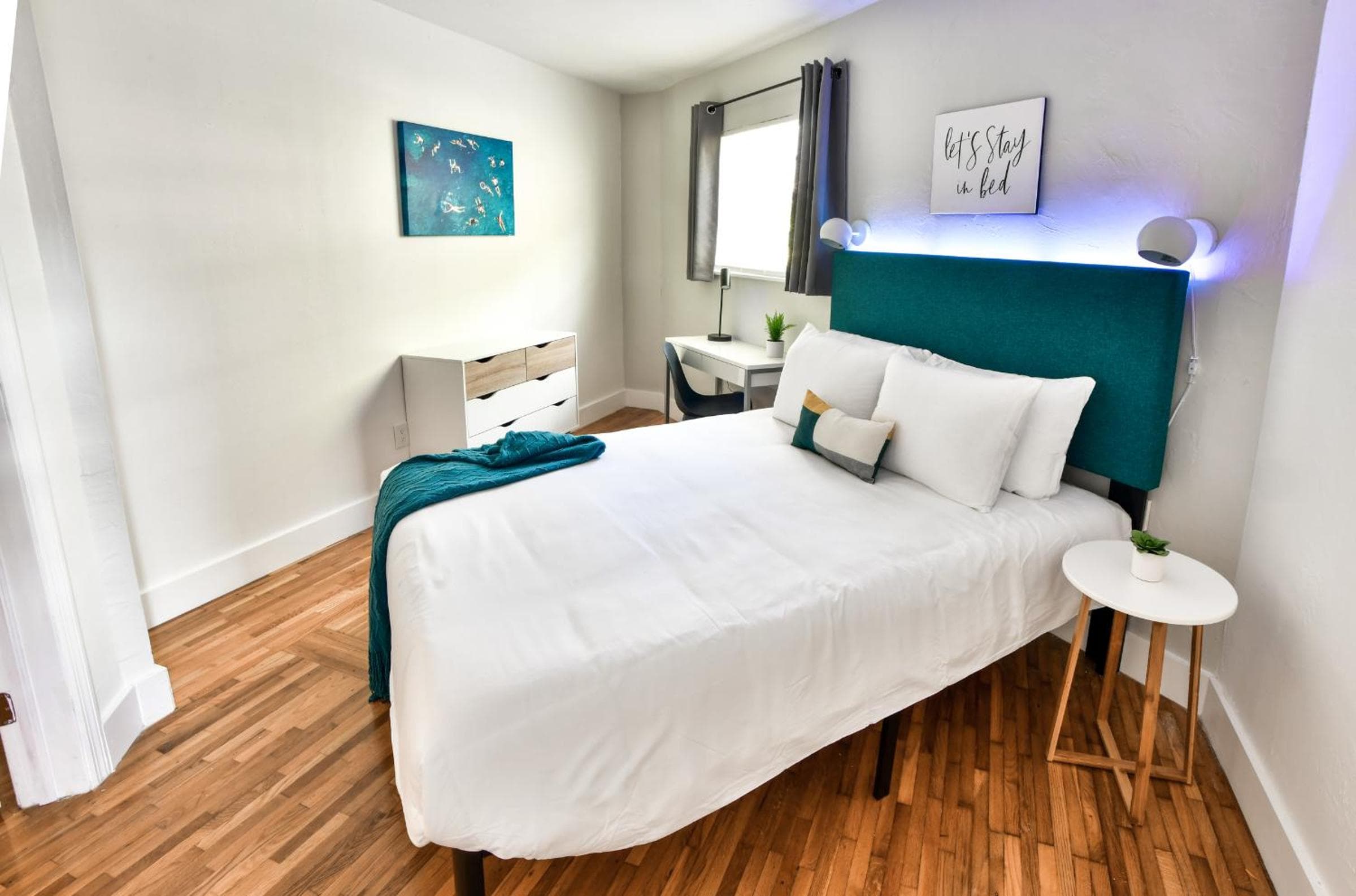 One-Bedroom Apartment room photo