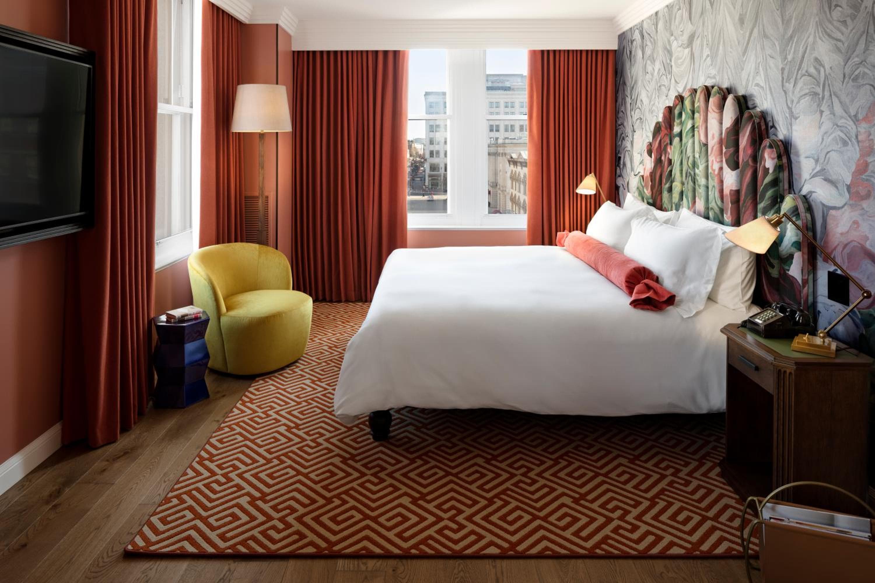 Deluxe King Room room photo