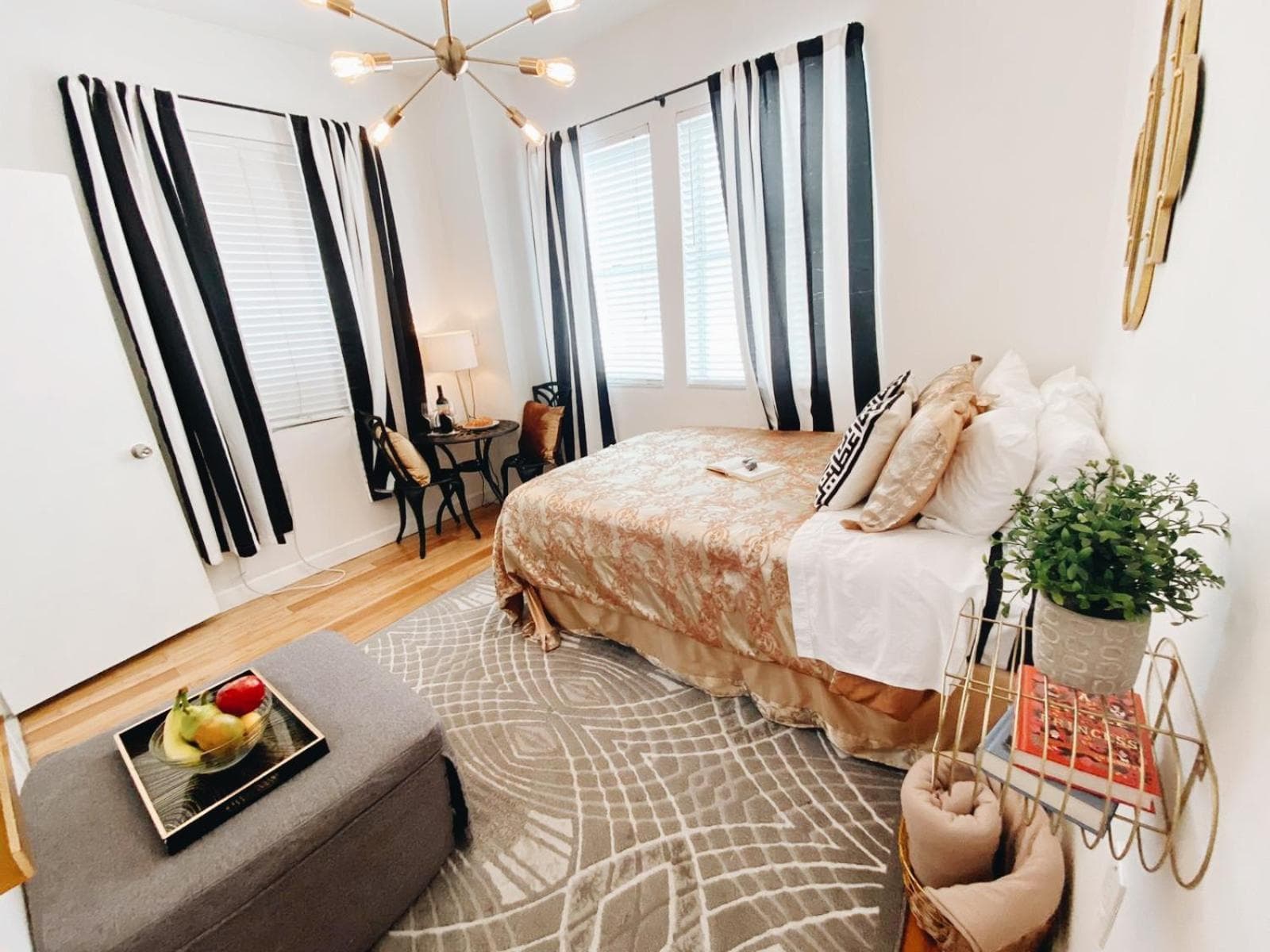 Standard Queen Studio with Kitchenette room photo