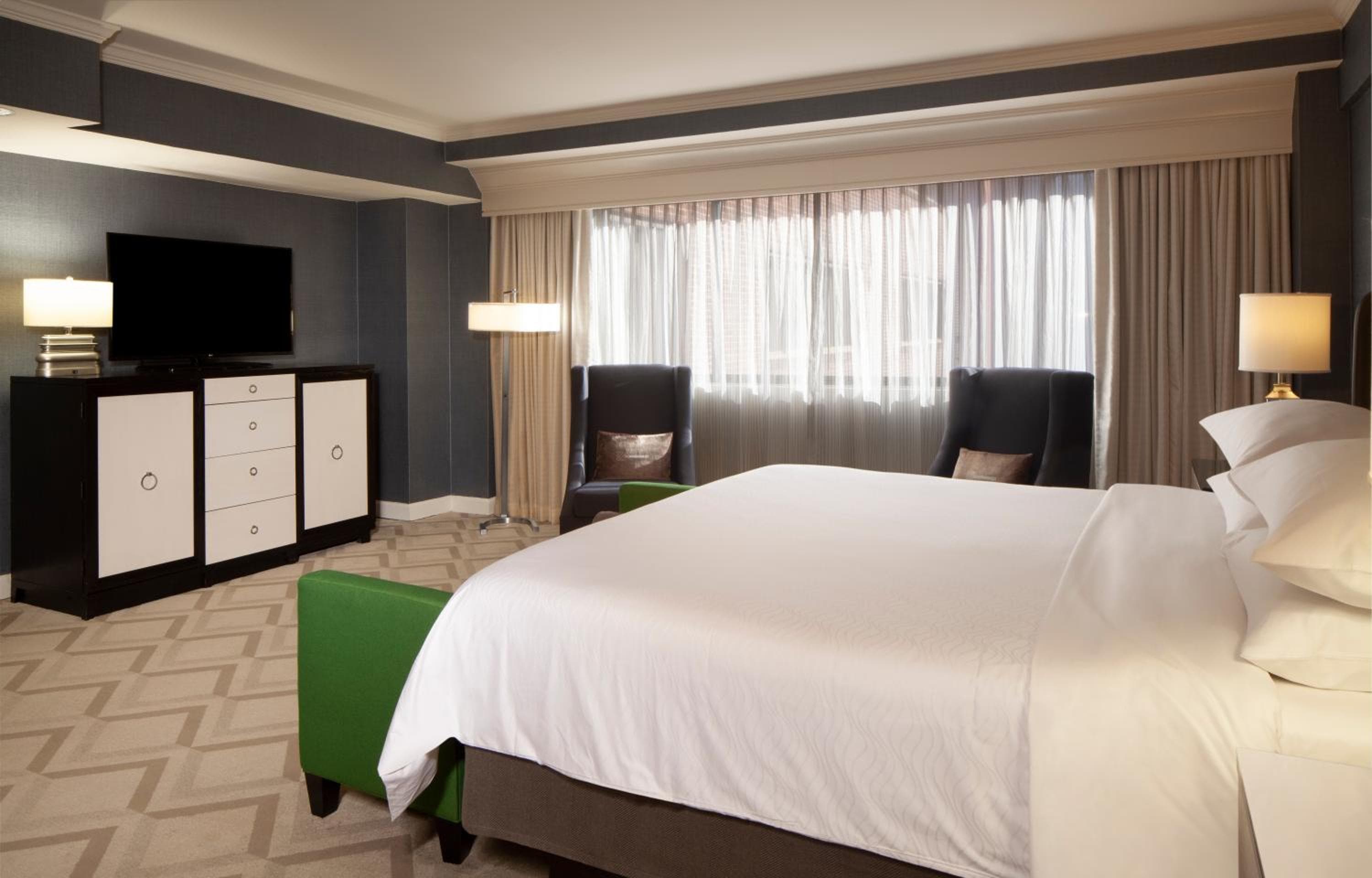 Deluxe King Room room photo