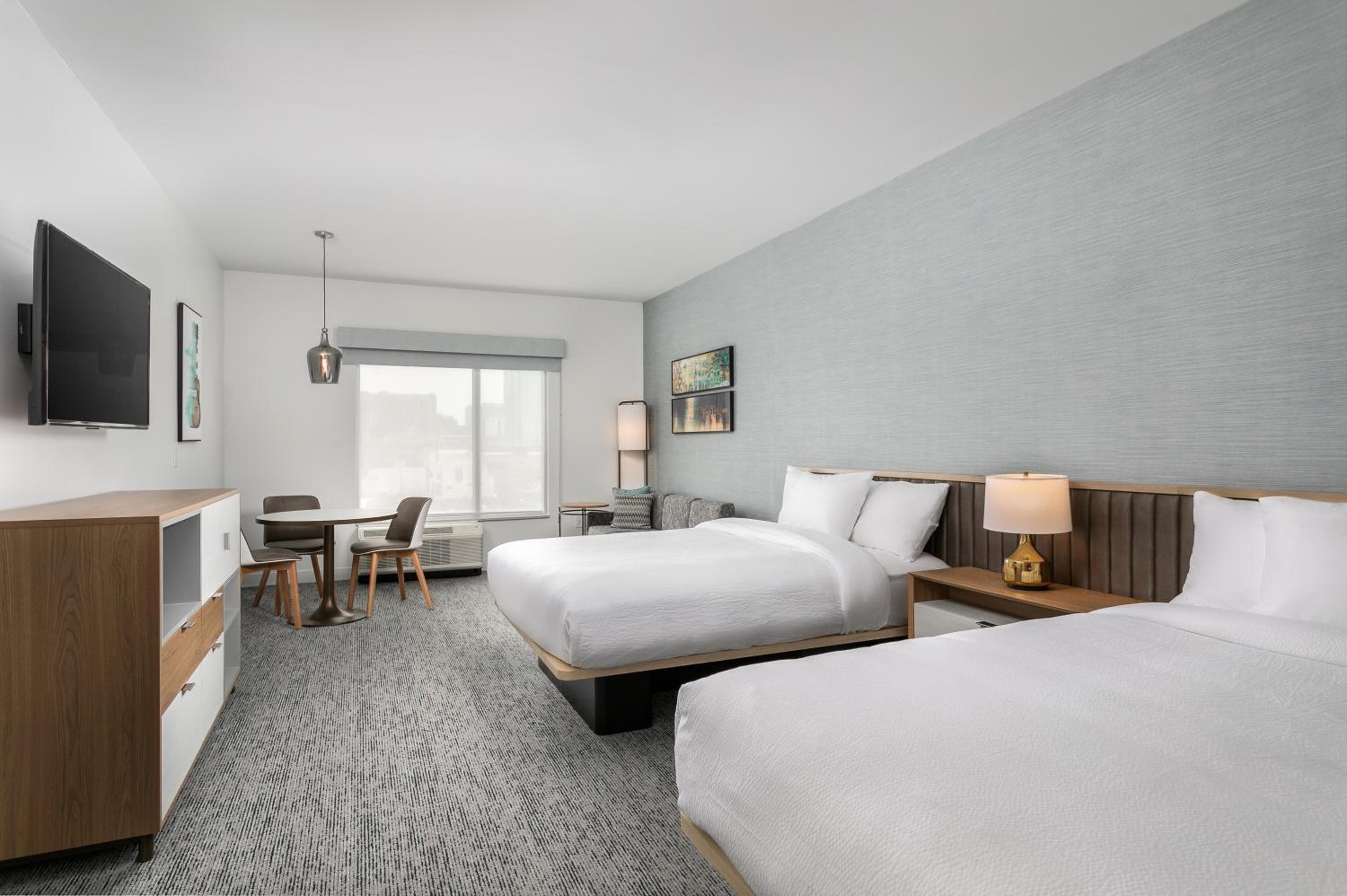 Studio with Two Queen Beds - Hearing Accessible room photo