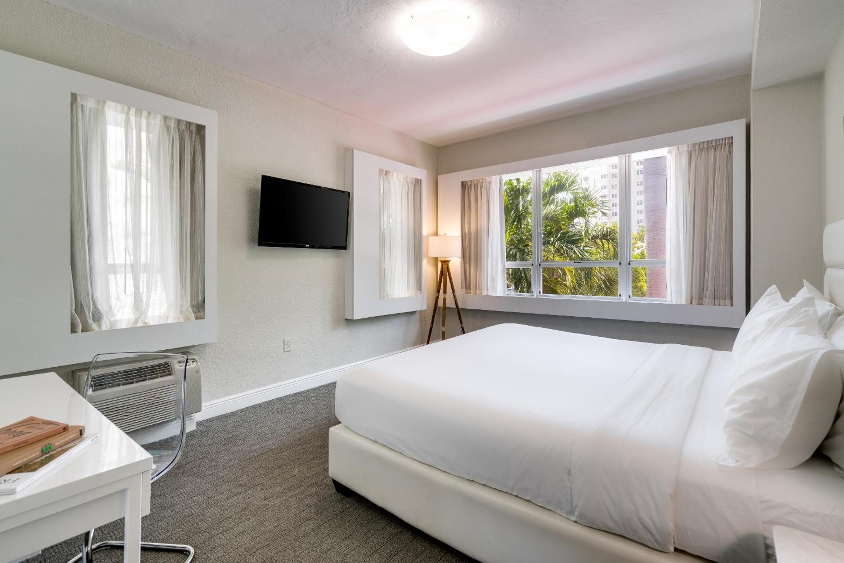 Standard King room photo