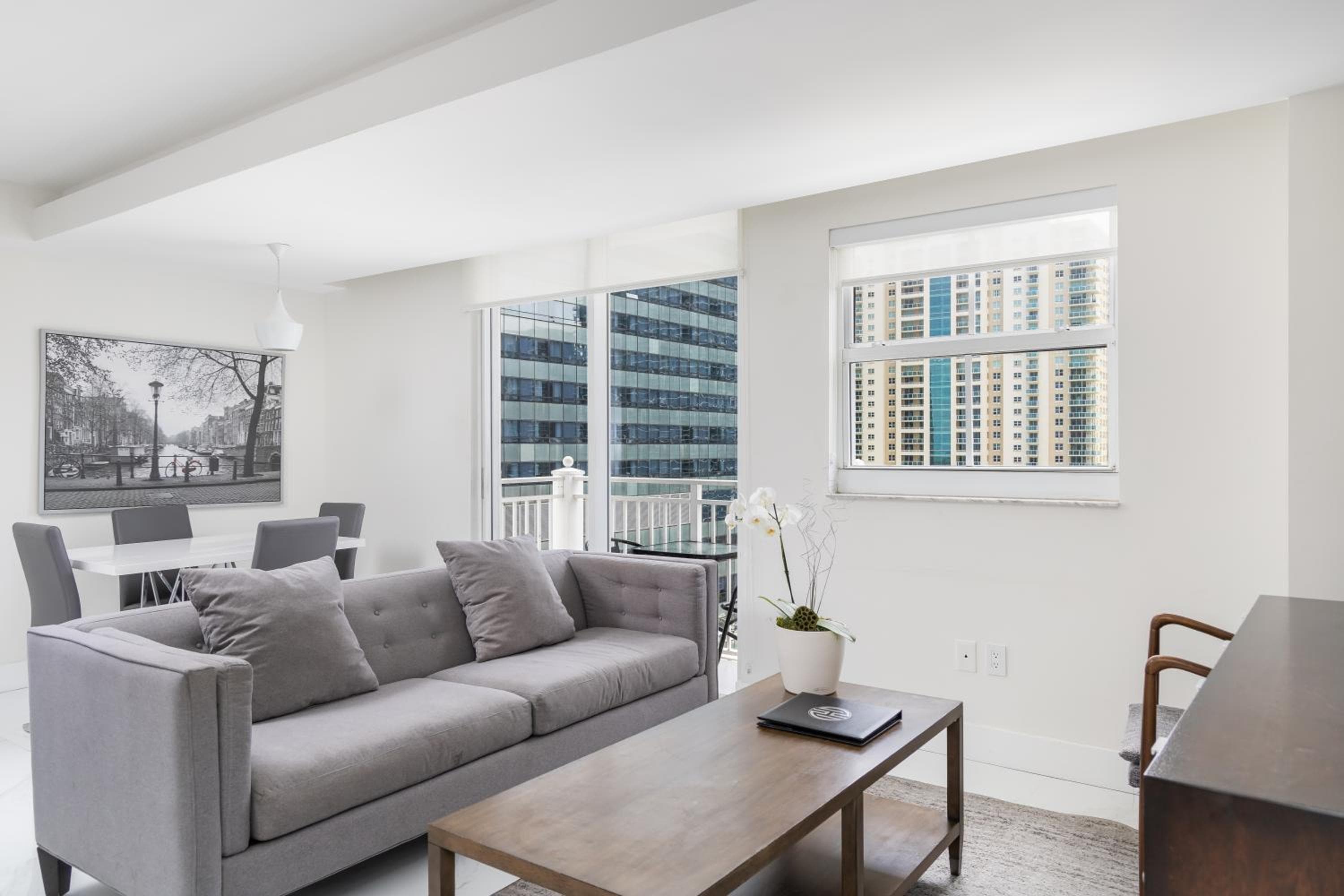 Luxury One Bedroom Suite with Balcony room photo