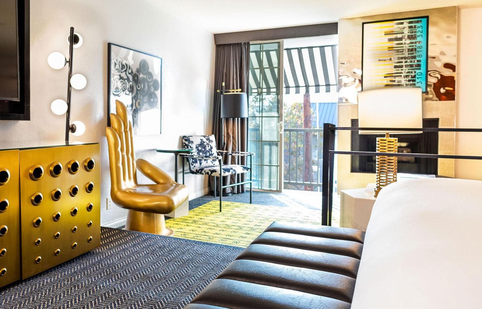 Deluxe King Suite room photo