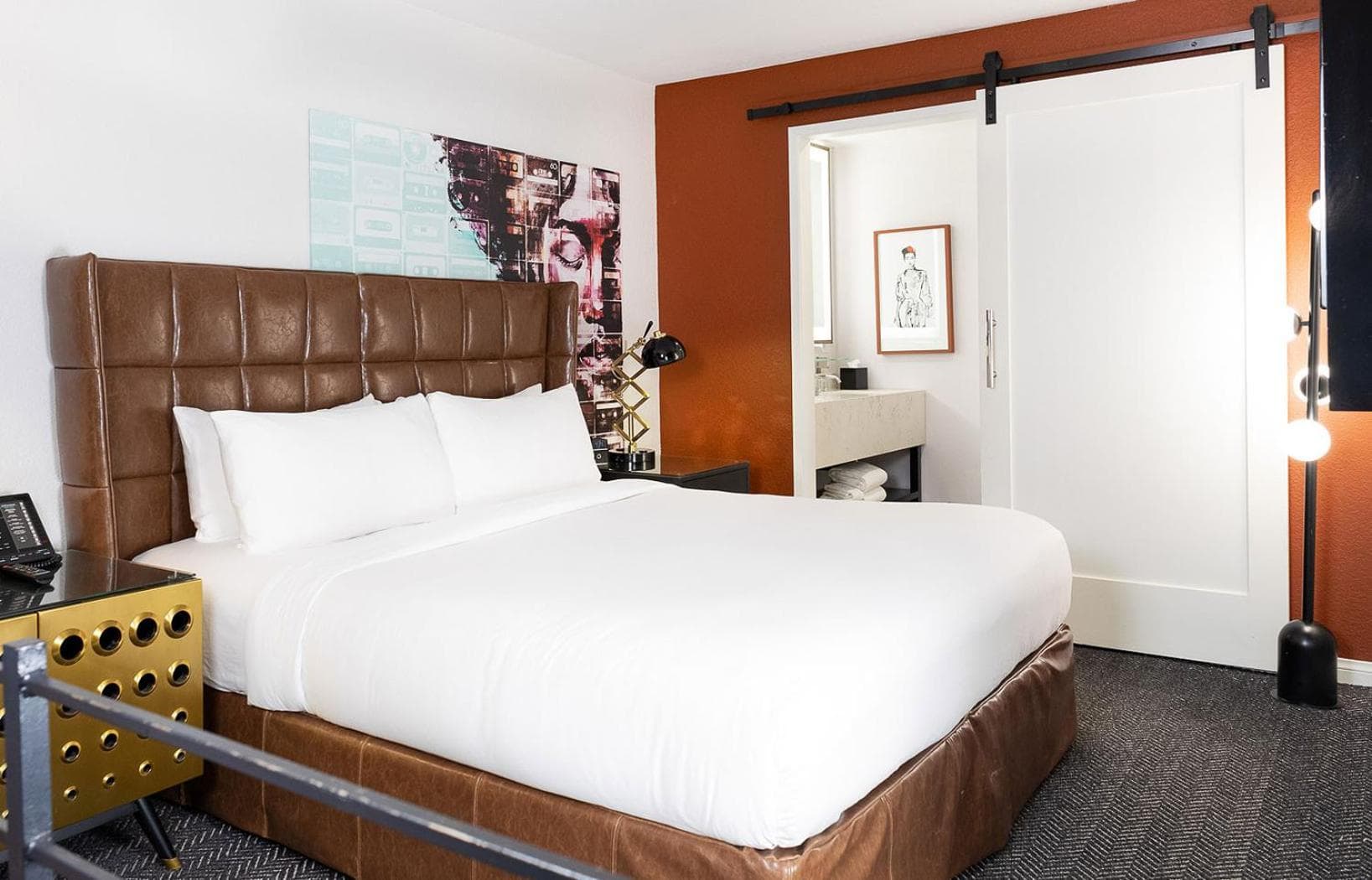 Premier King Suite with Balcony room photo