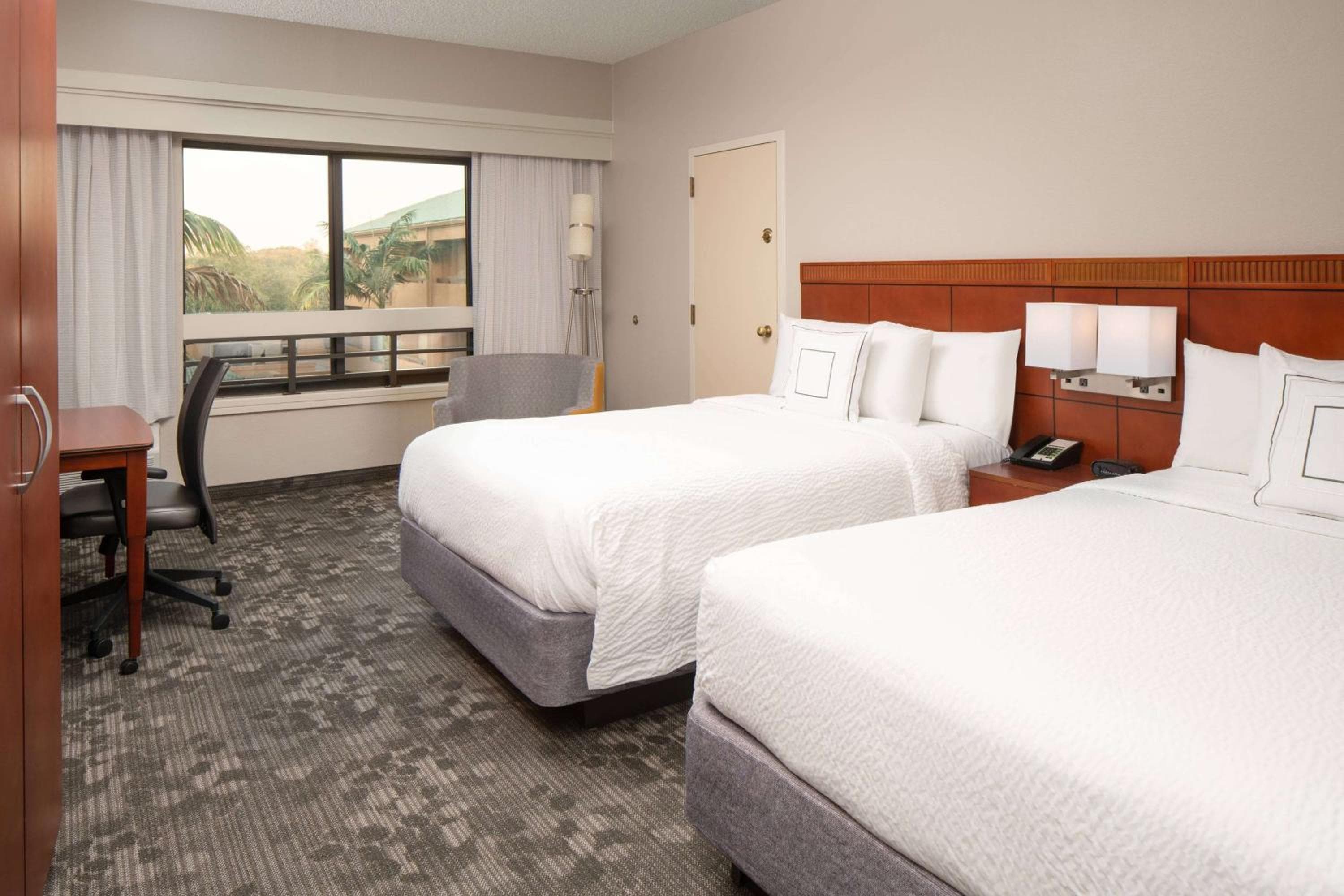 Mobility Accessible Deluxe Two Queens with Tub room photo