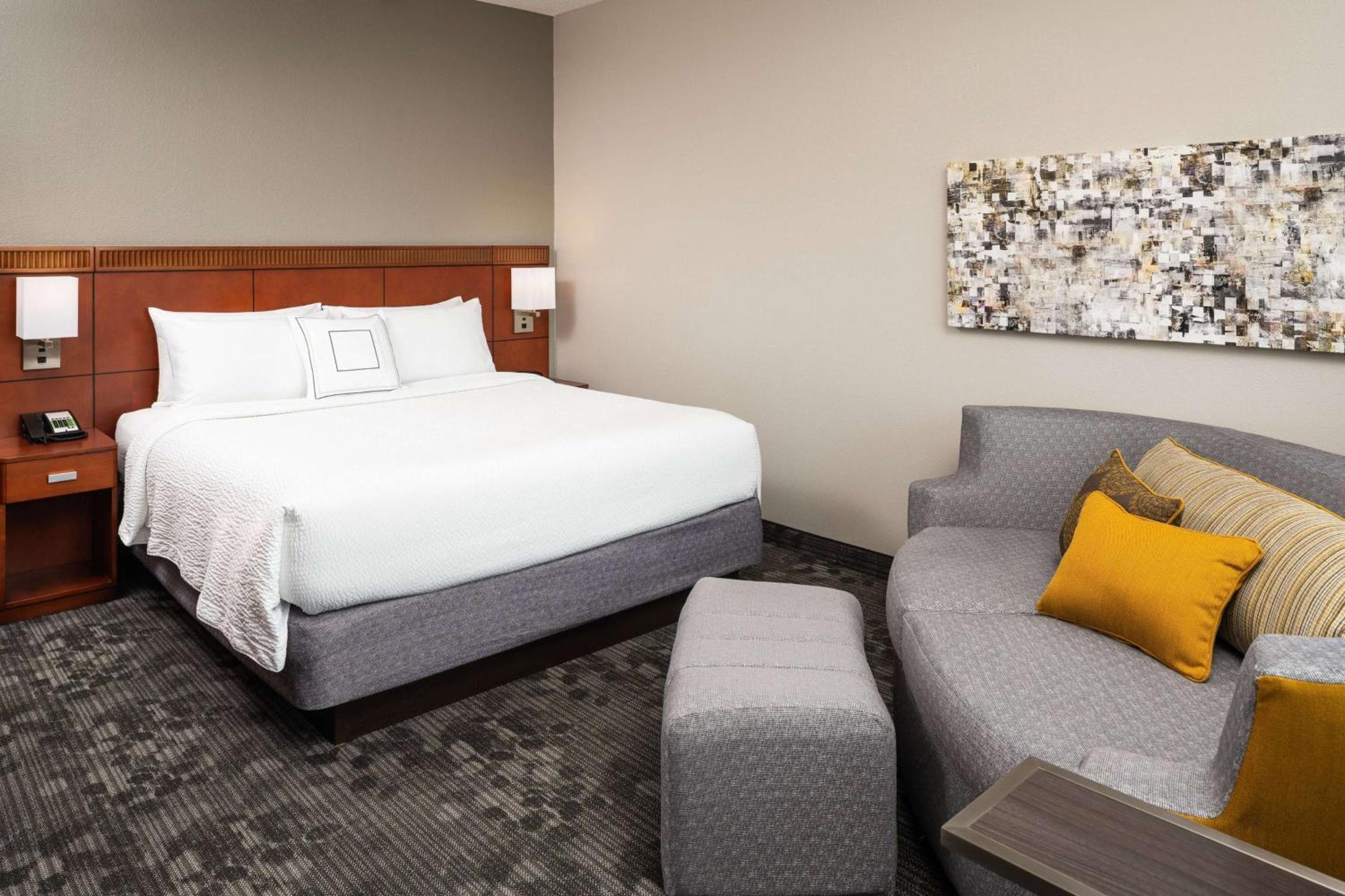 Deluxe King Room room photo