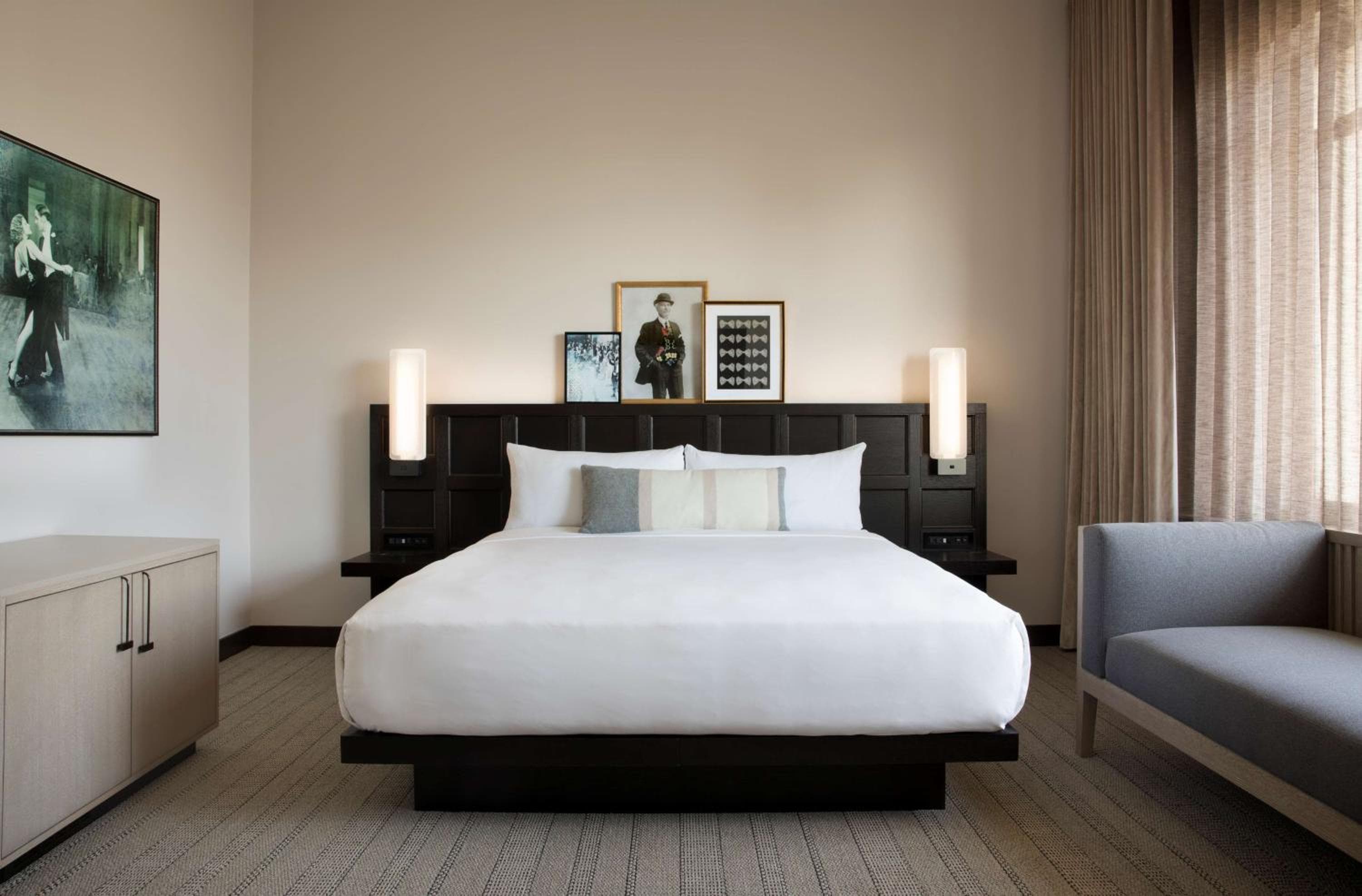 Deluxe King Room room photo