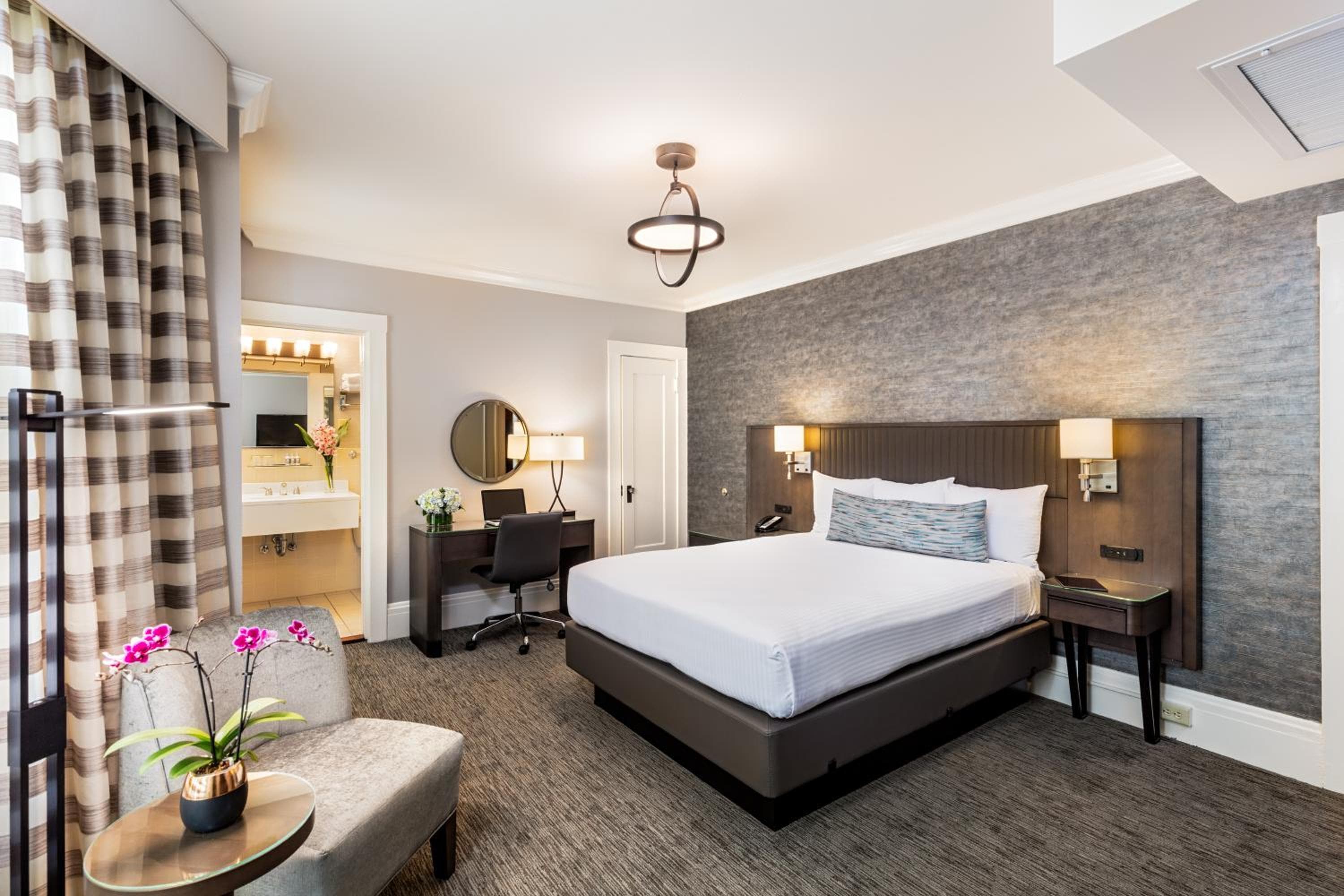 Queen Room room photo