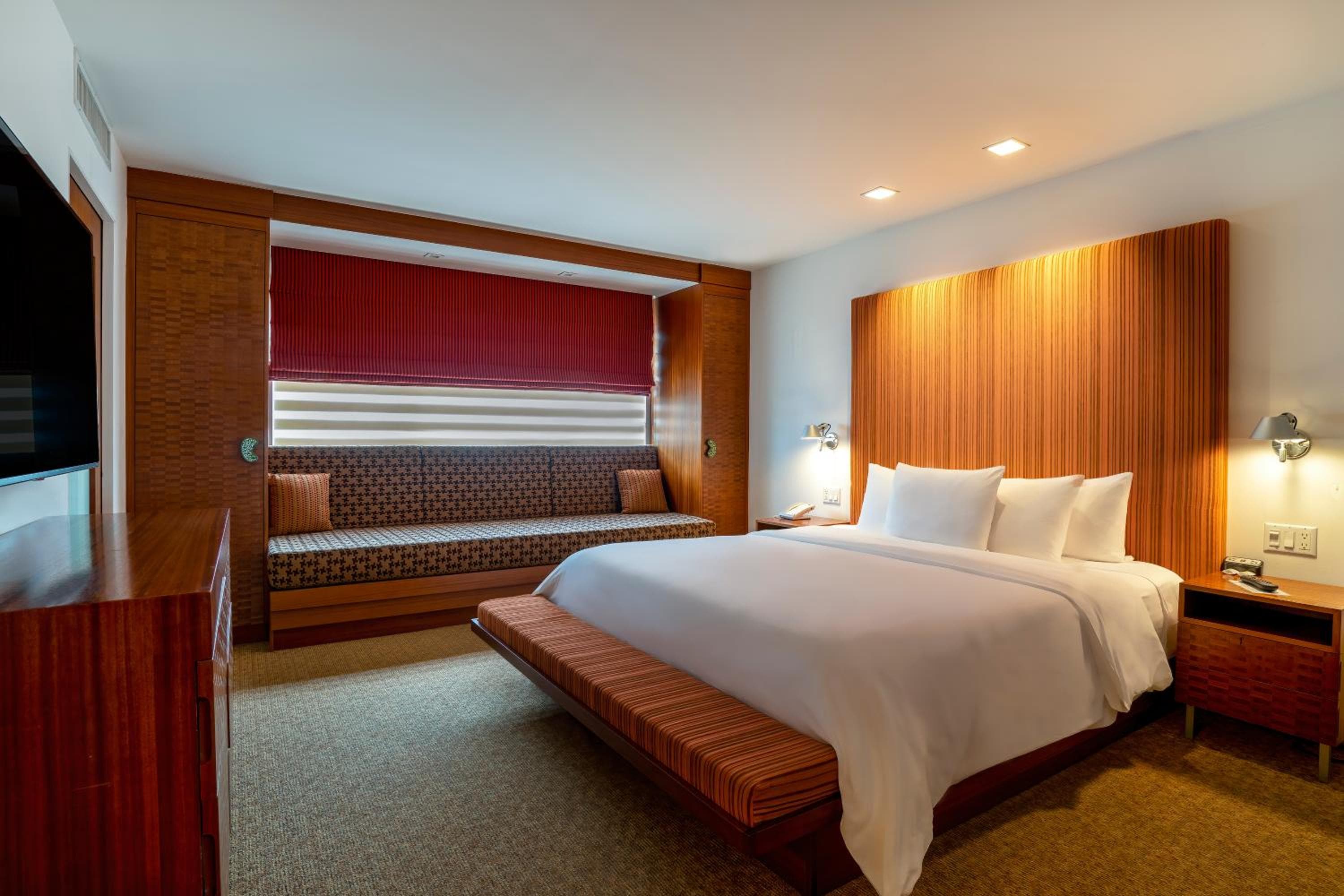 Ocean Drive Deluxe King room photo