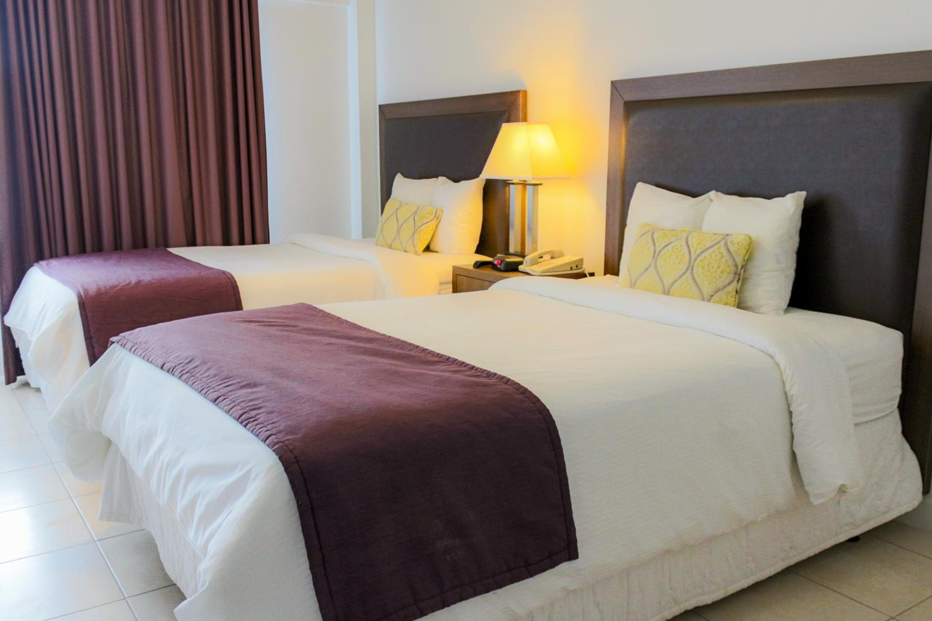Standard Double Room with Two Double Beds - No Resort Fee room photo