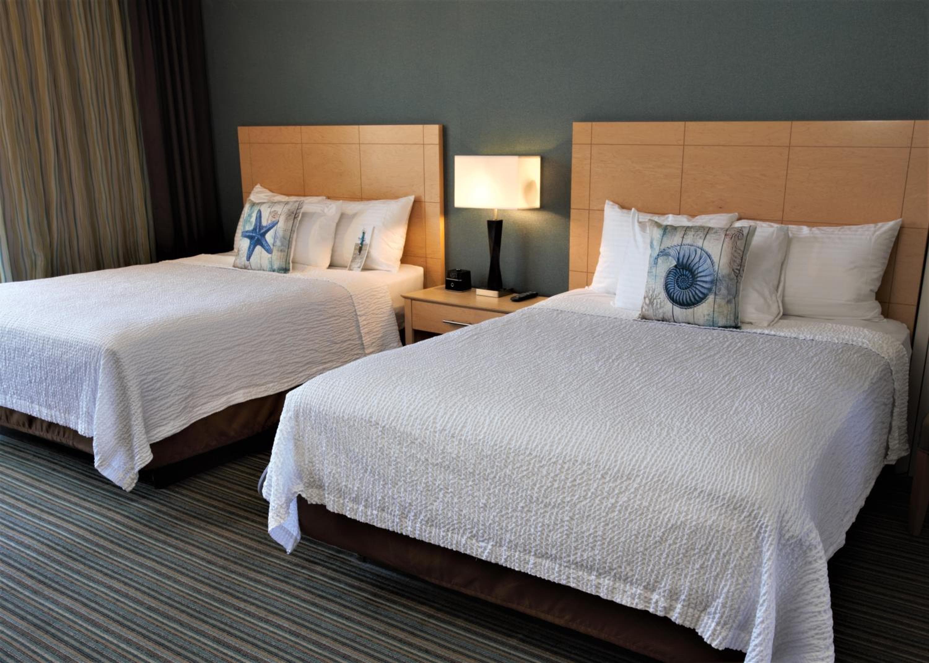 Deluxe Room, 2 Queen Beds, Balcony (Upper Floors) room photo
