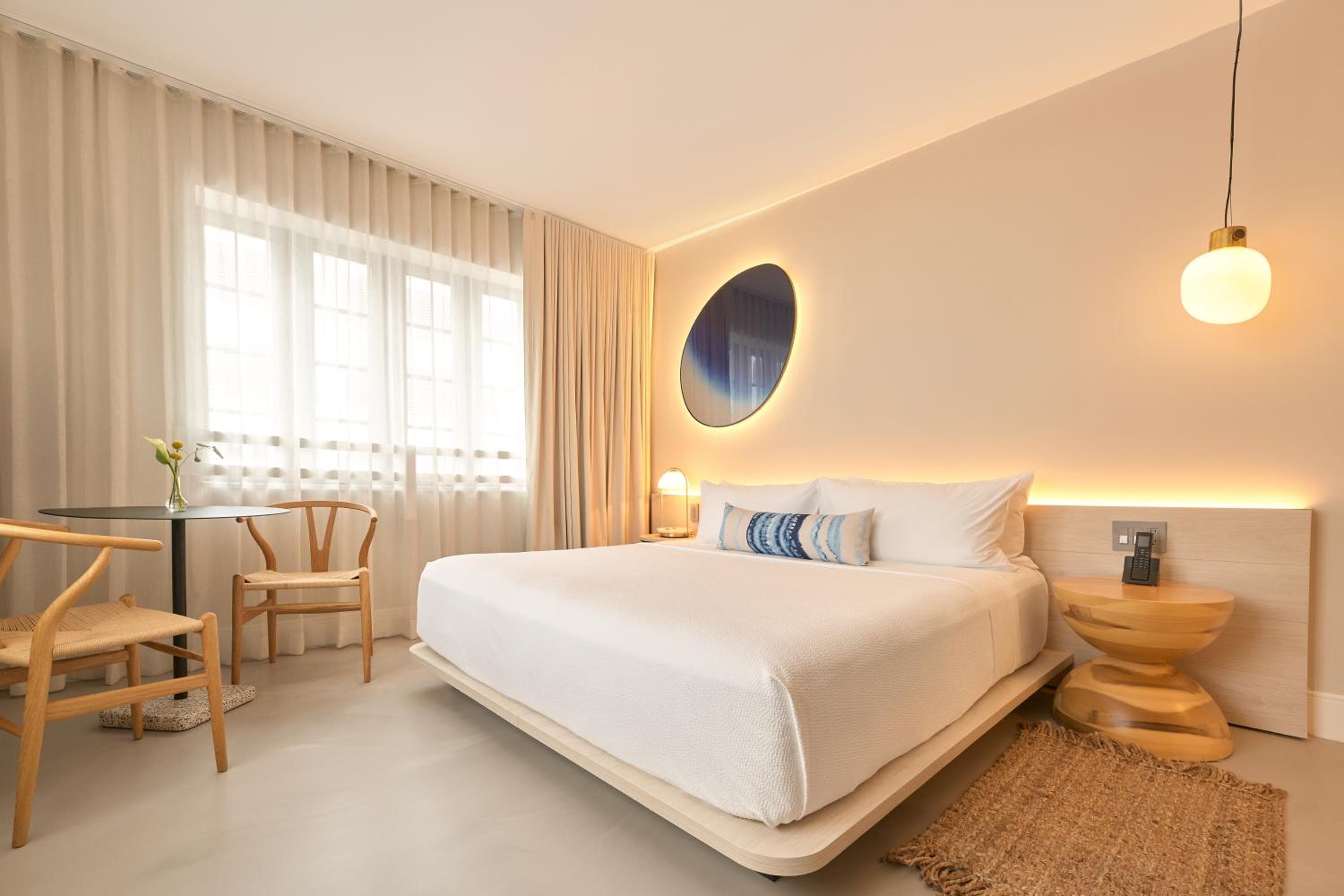 Courtyard Superior King room photo