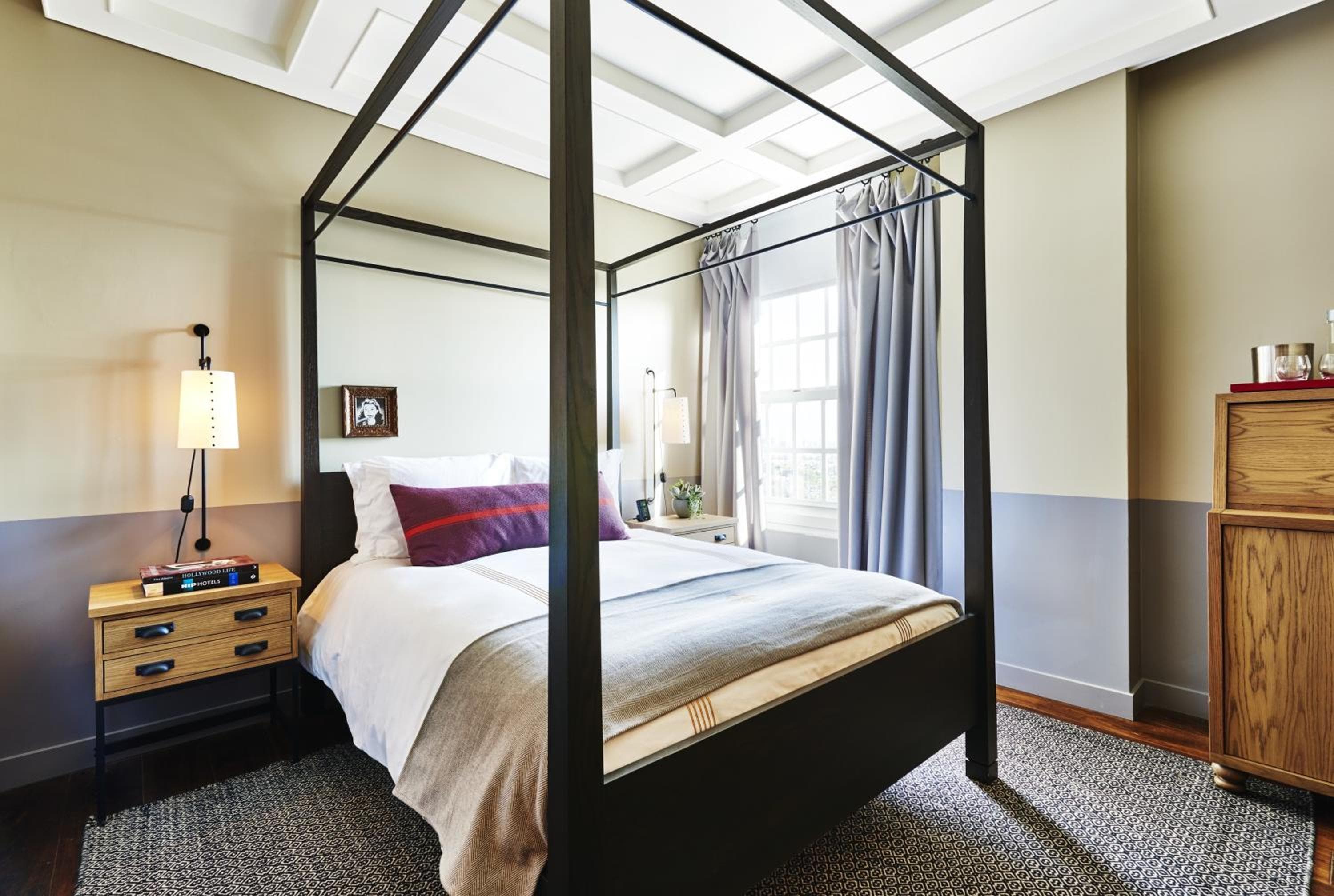 Tower Queen room photo