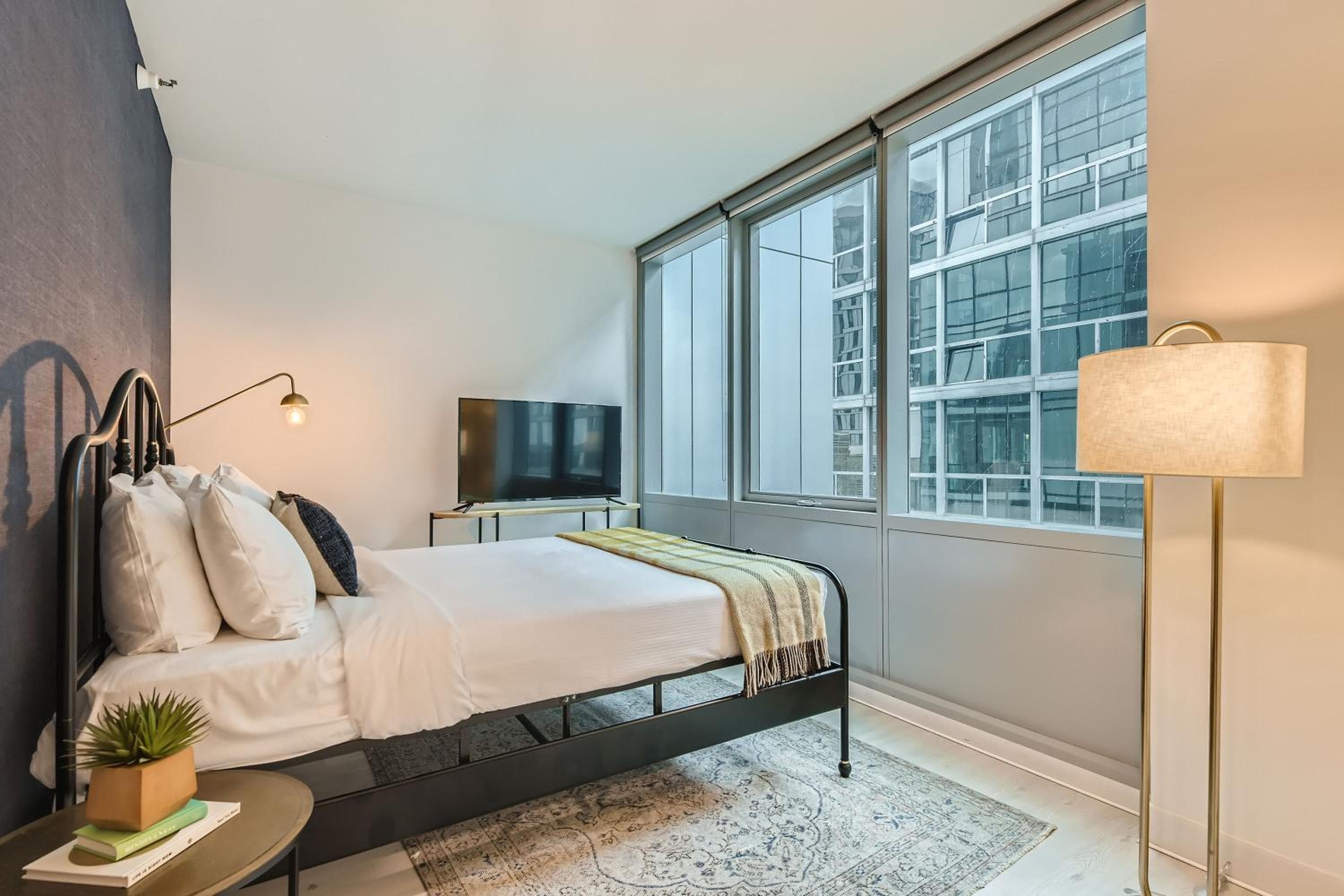 Studio Apt in South Loop Chicago room photo