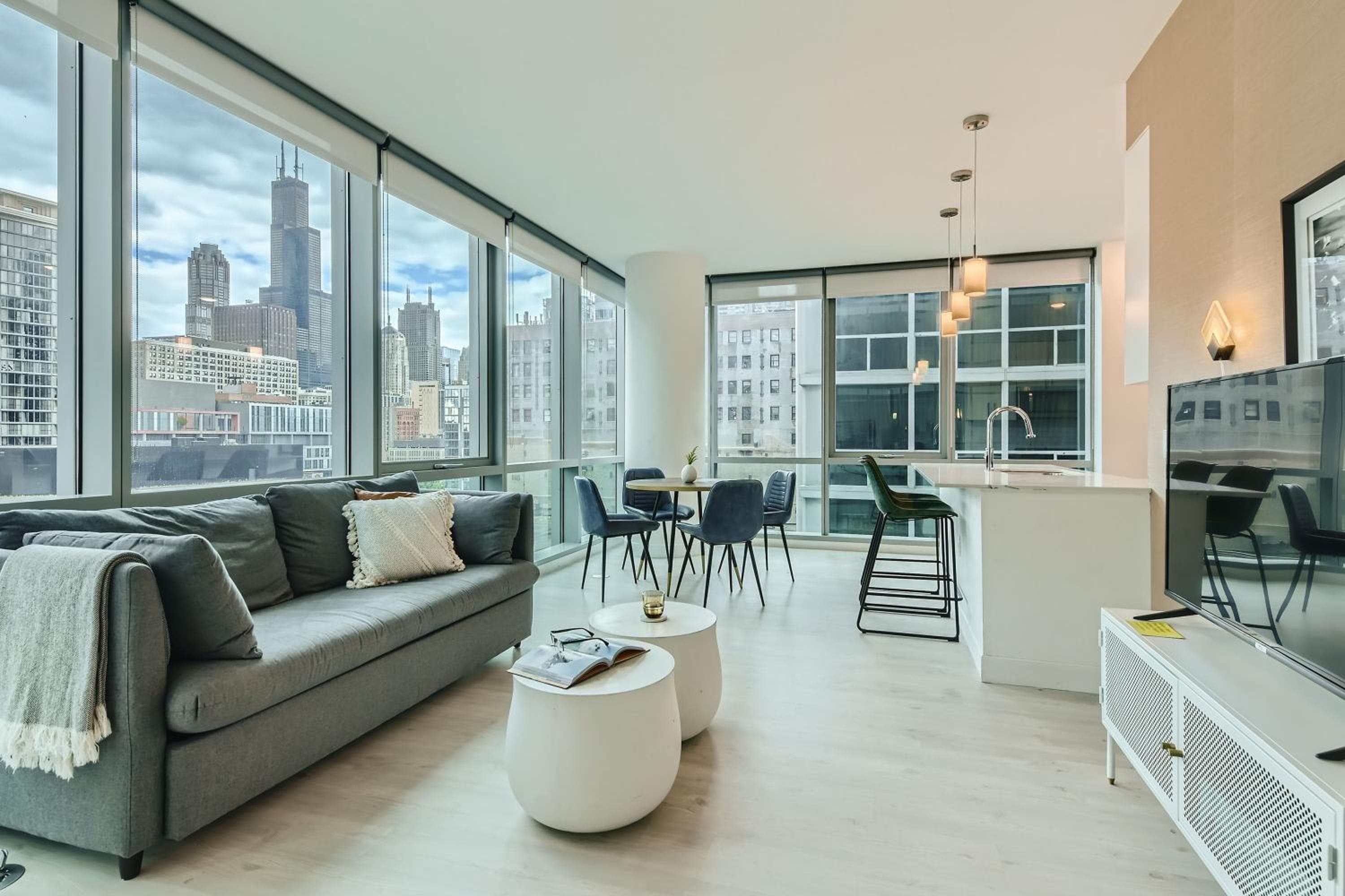 2 Bedroom Premium Apt in South Loop Chicago room photo