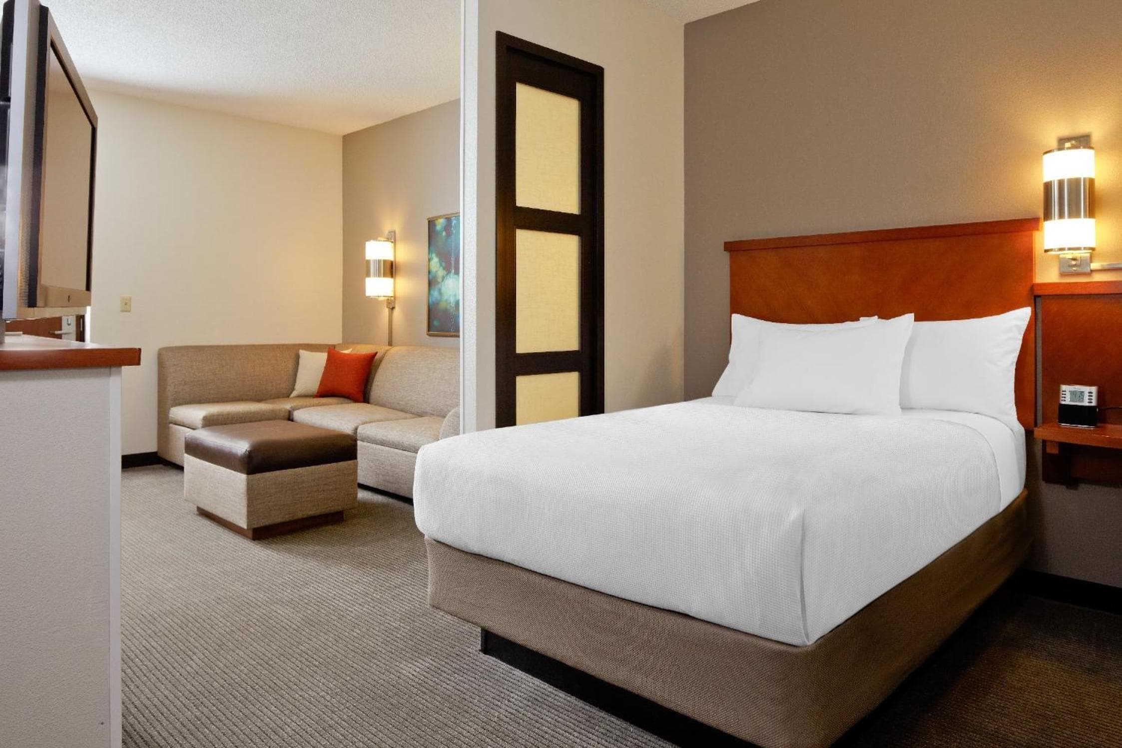 Deluxe King Room room photo