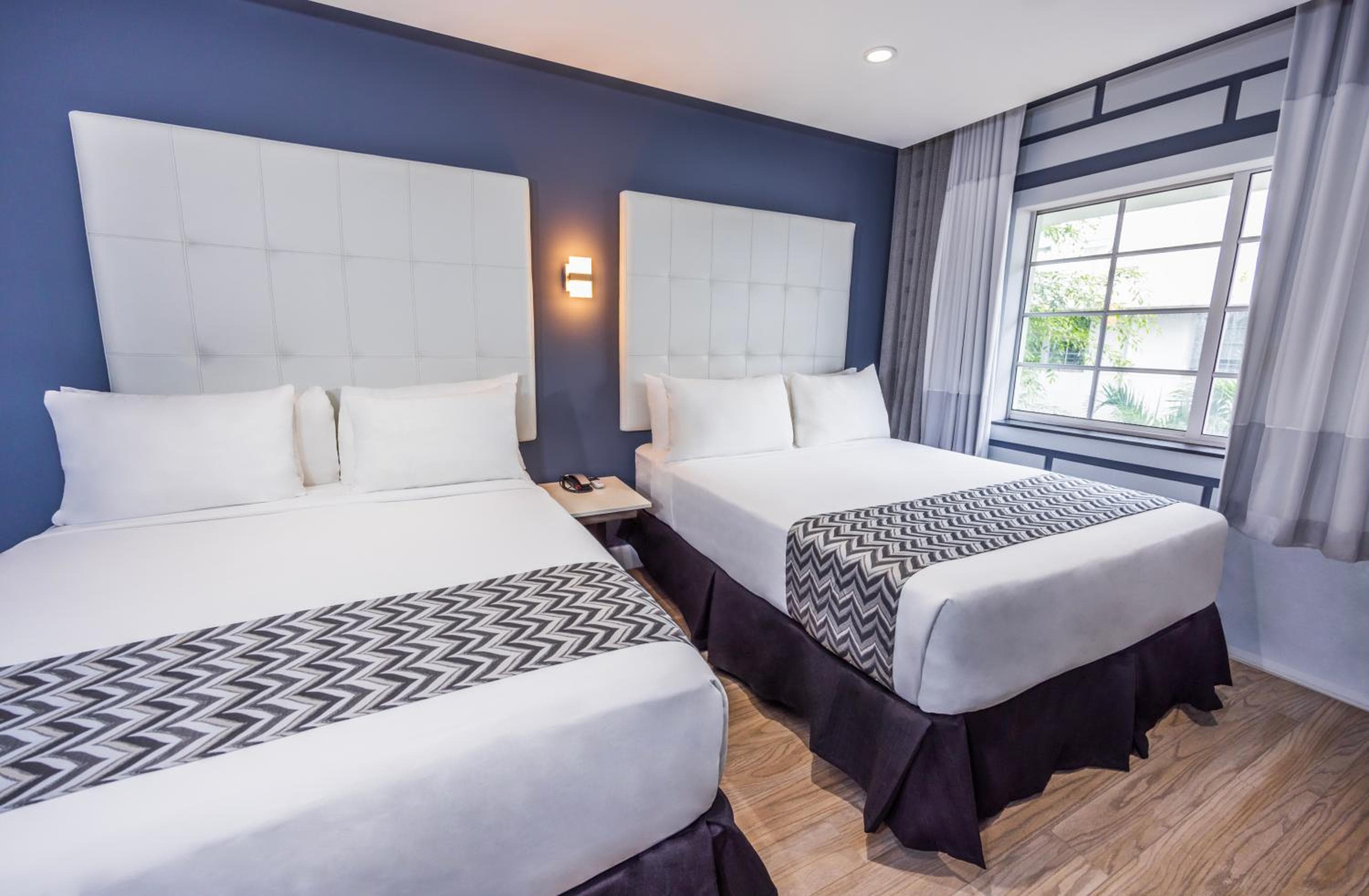 Deluxe Double Queen room photo