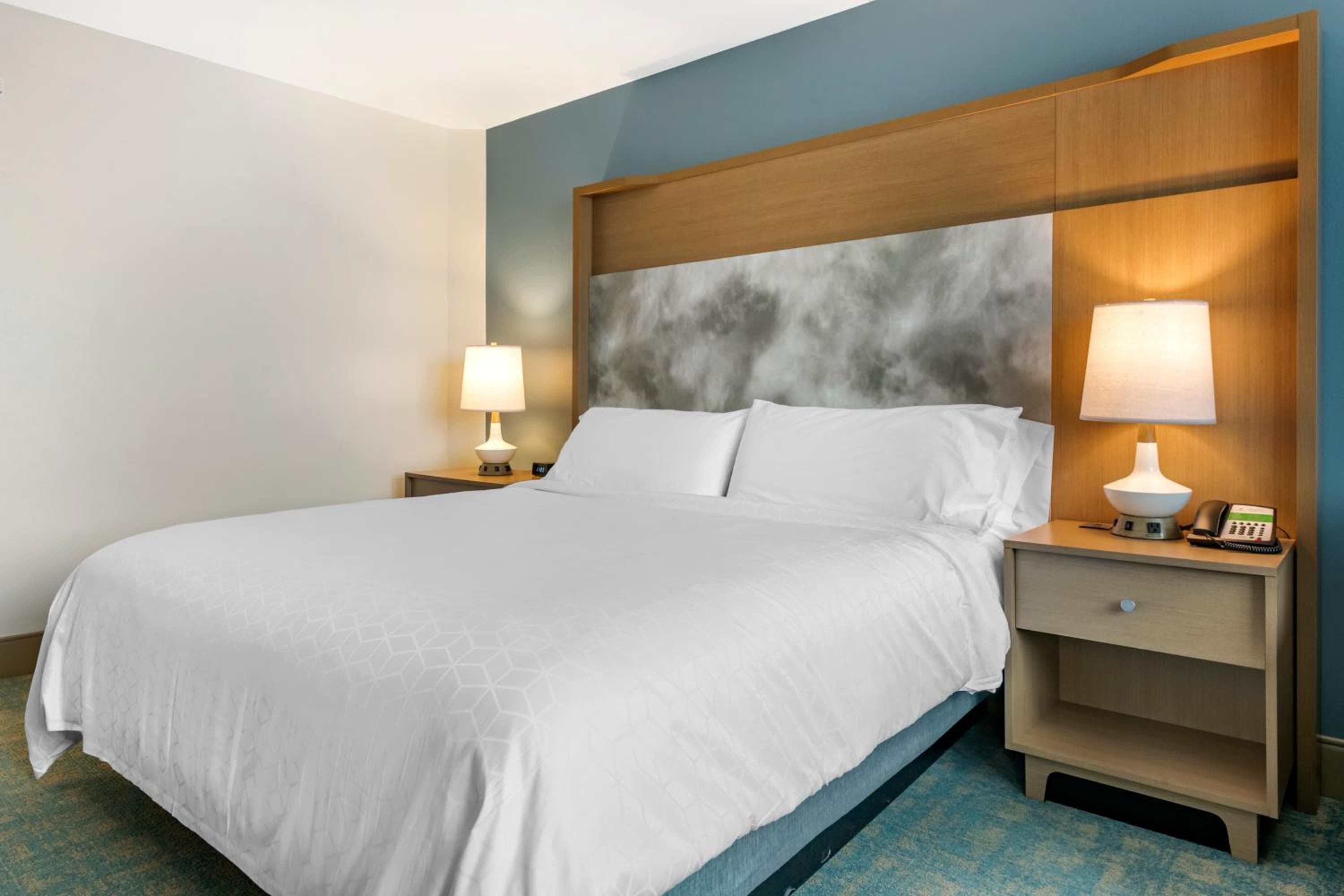 Standard King Room with Balcony room photo