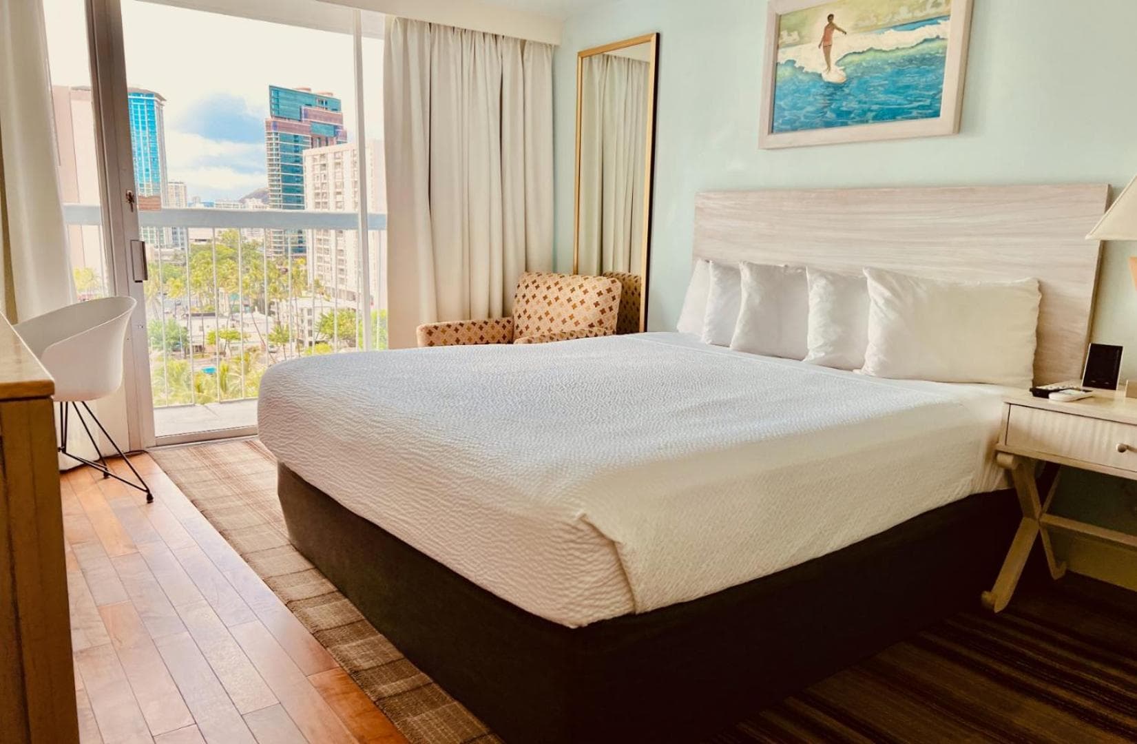 Ali'i Waikiki King room photo