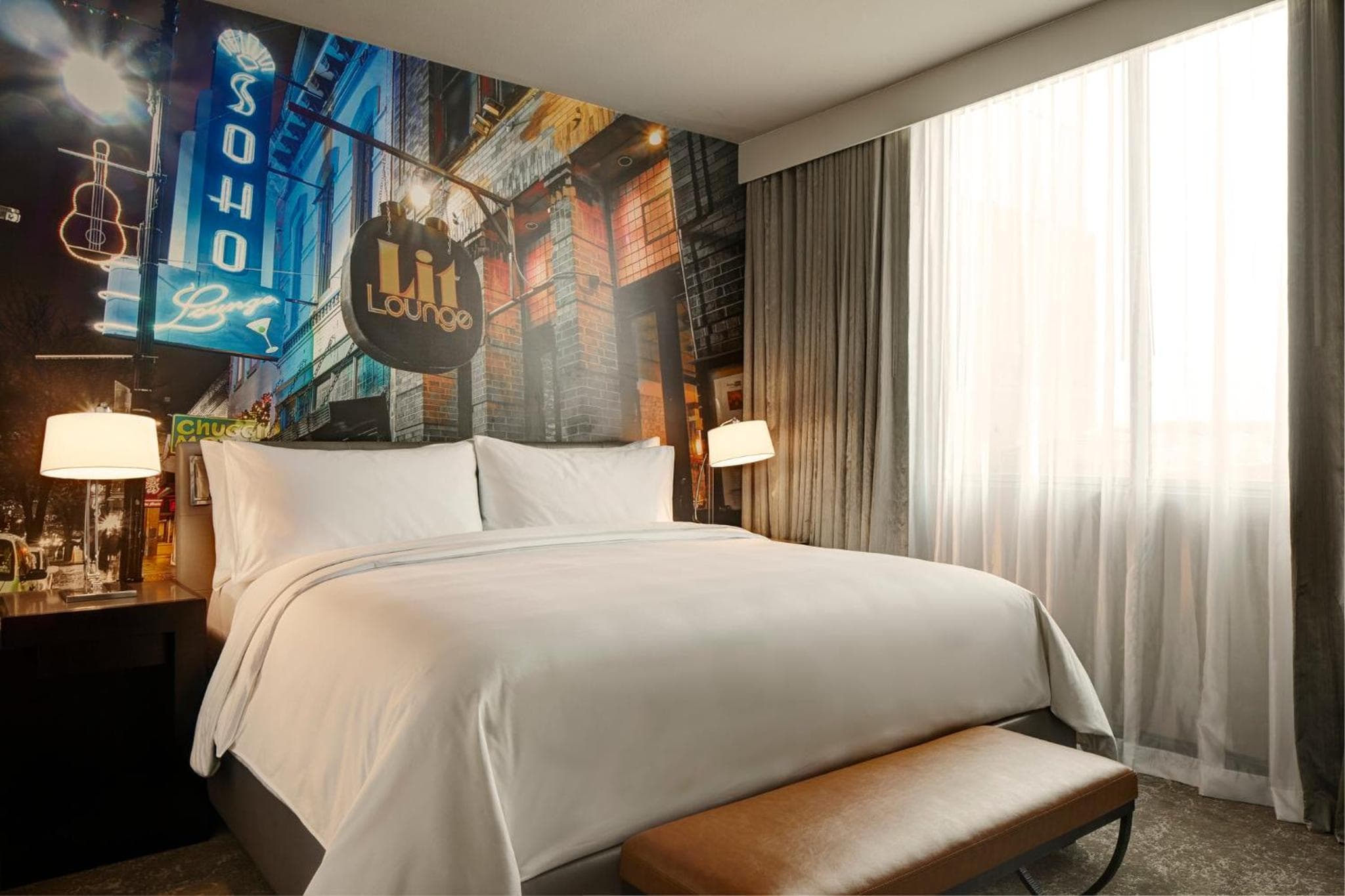 Classic King Hearing-Accessible Guest Room room photo