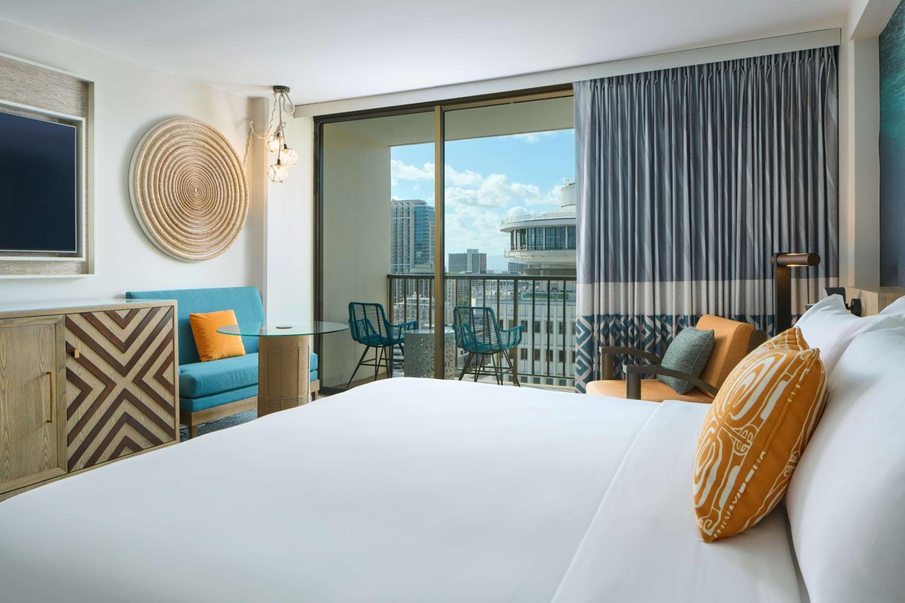 Partial Ocean View 1 King Bed room photo