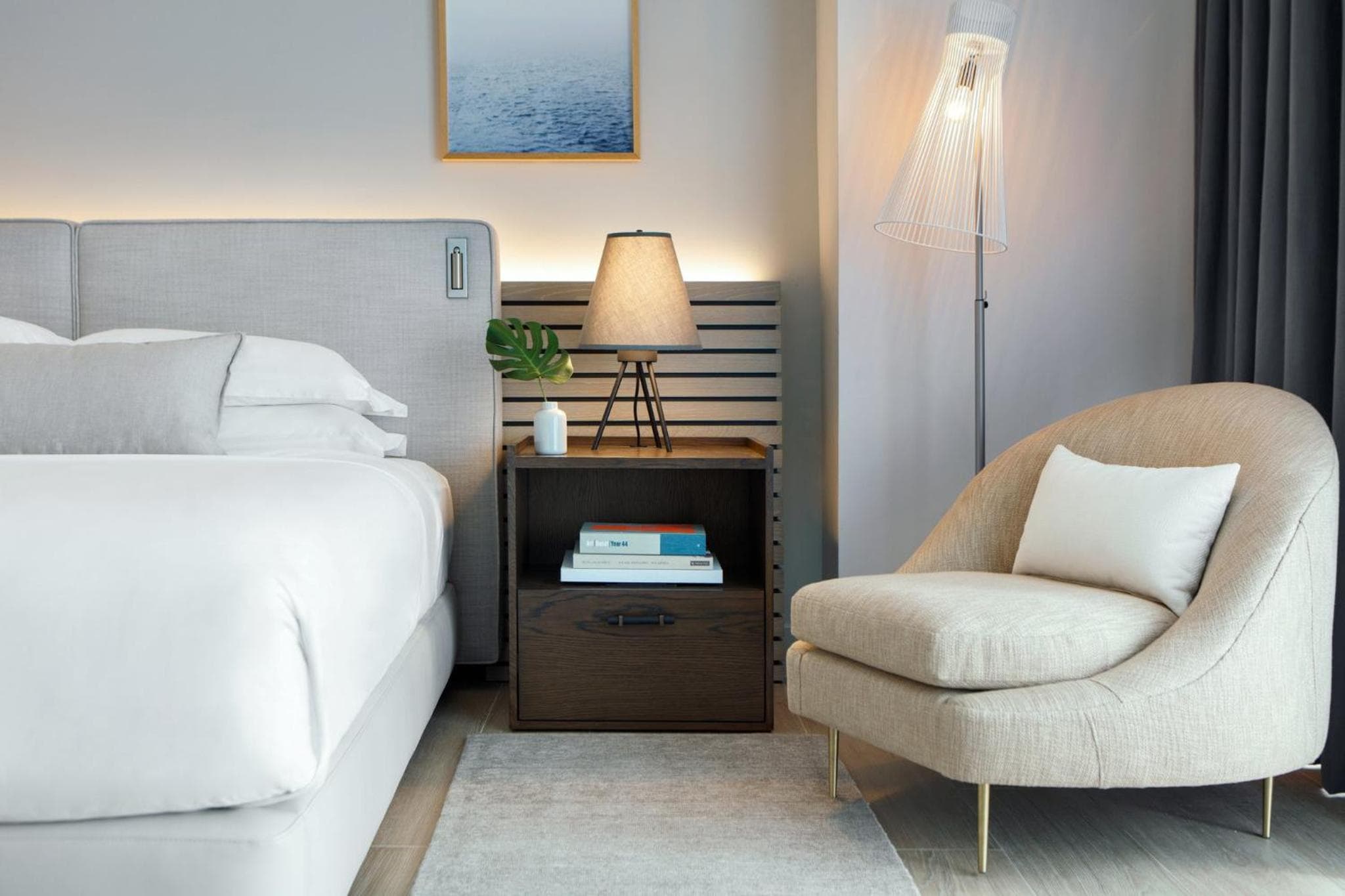 Essential Room room photo