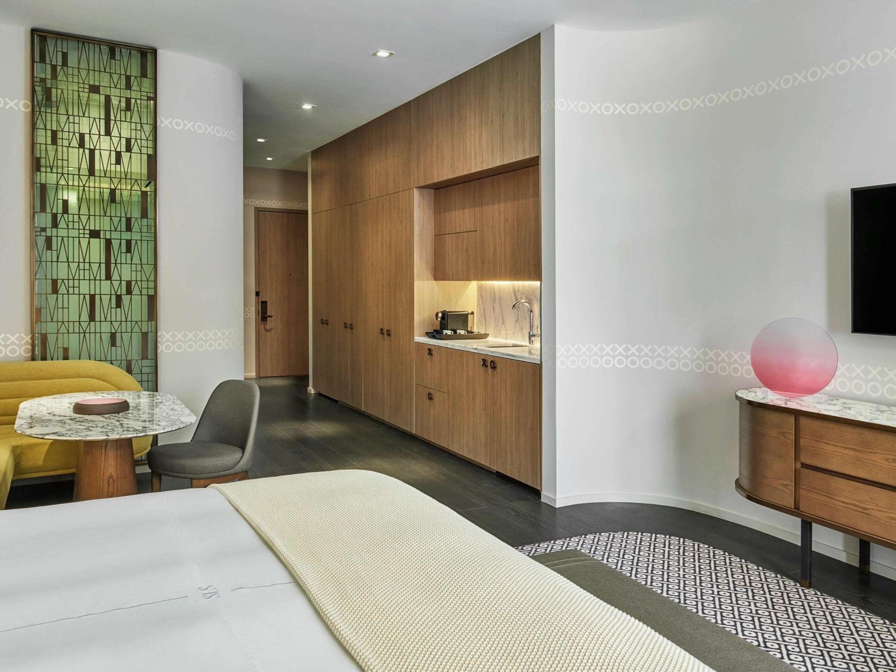 Lux Studio King room photo