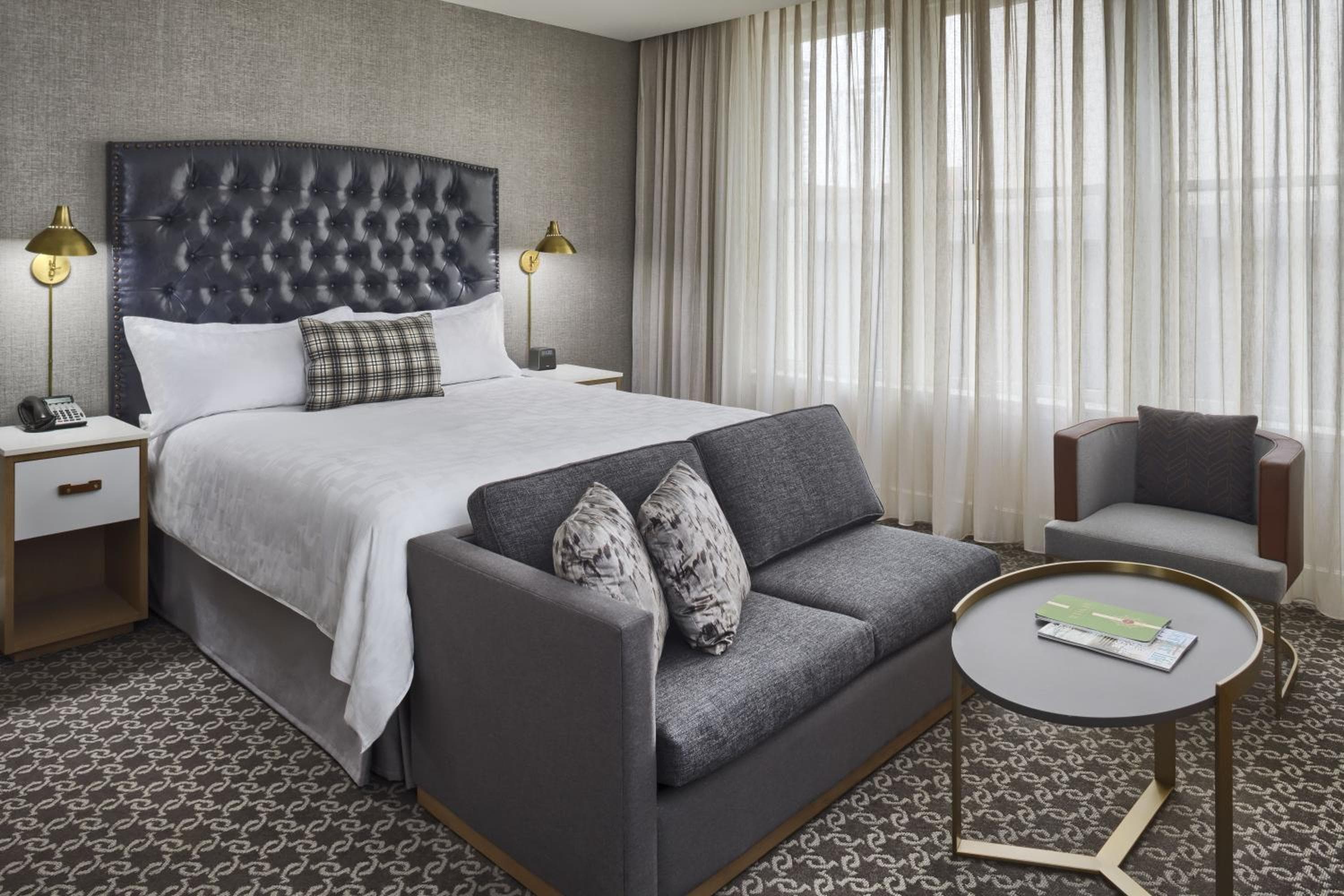 Deluxe King Room room photo